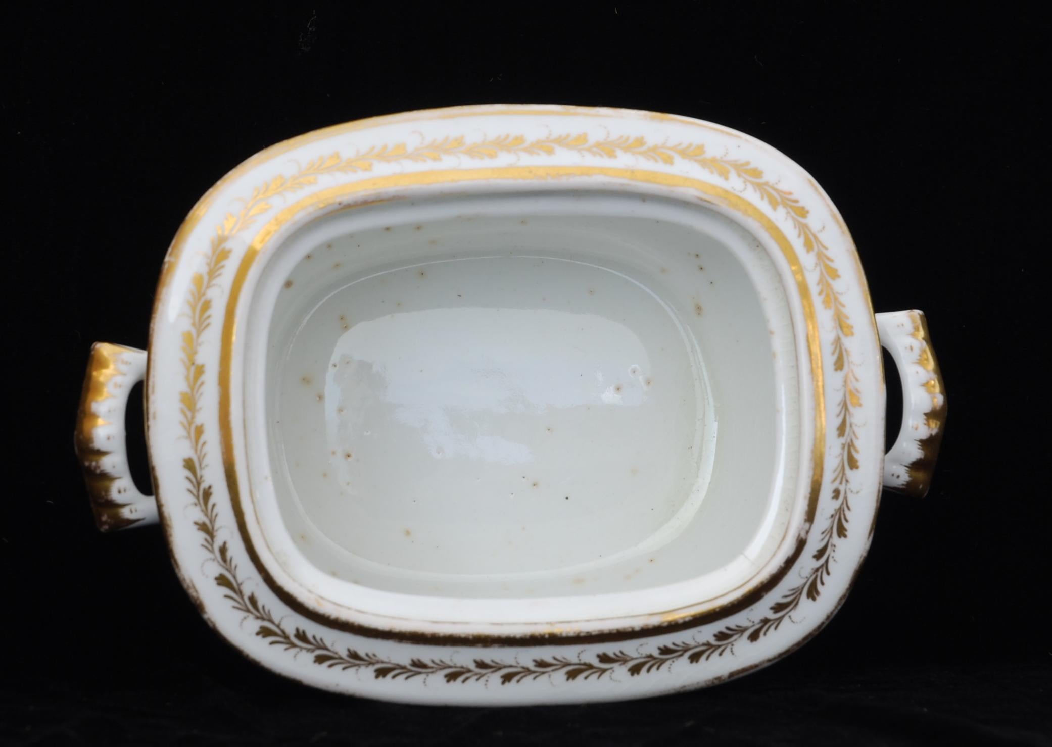 Teapot, Creamer, Sugar Nantgarw Porcelain, circa 1815 For Sale 4