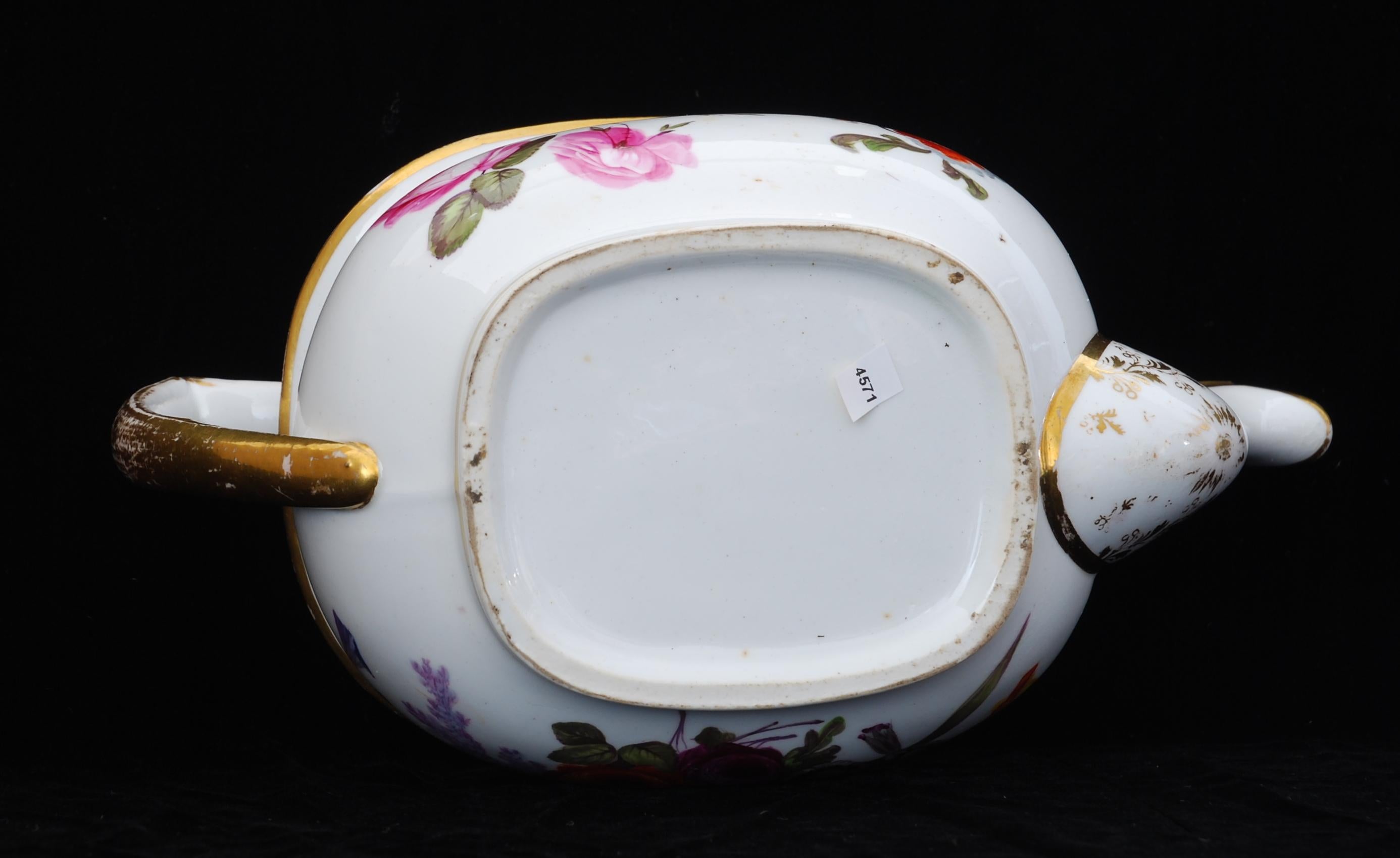 Teapot, Creamer, Sugar Nantgarw Porcelain, circa 1815 In Fair Condition For Sale In Melbourne, Victoria