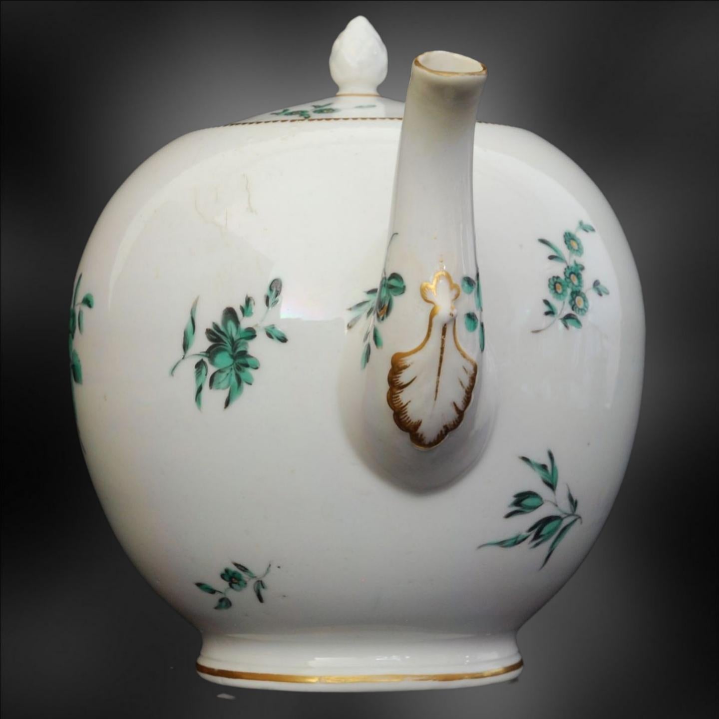 Neoclassical Teapot, Derby Porcelain Works, circa 1775 For Sale