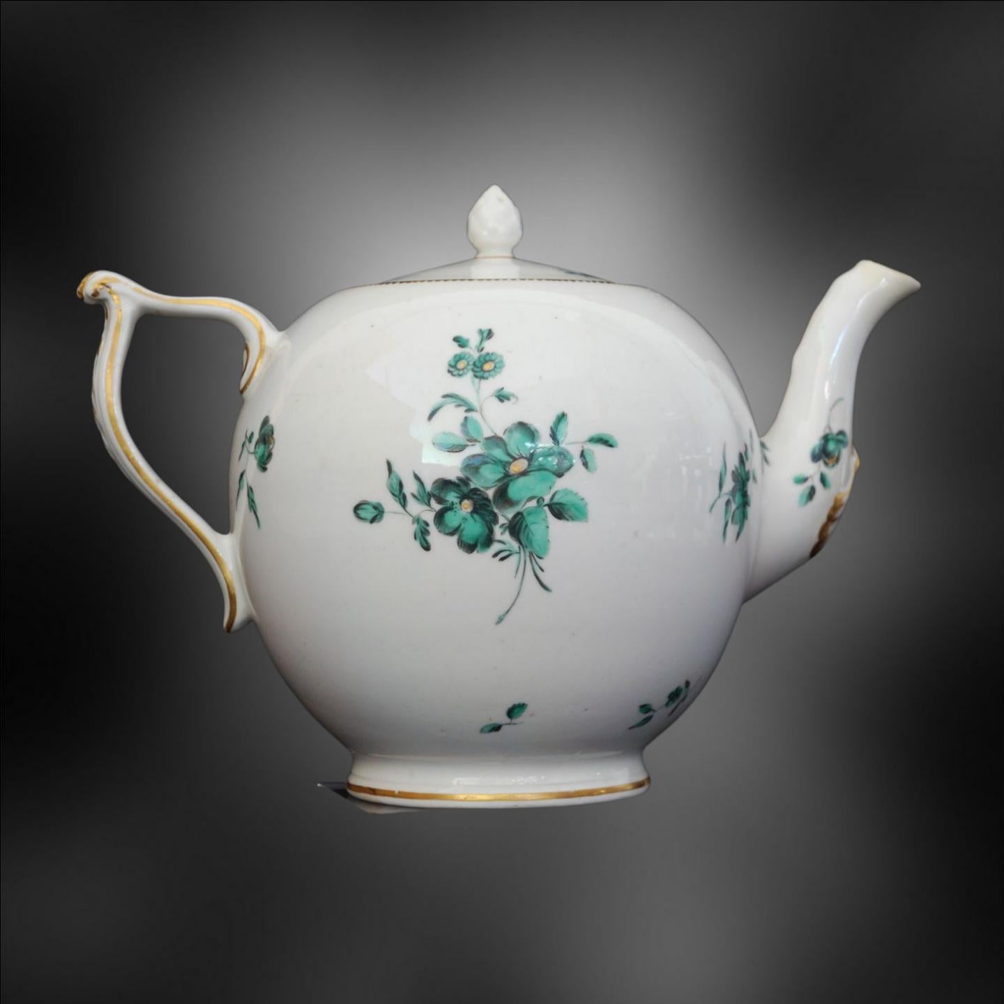 English Teapot, Derby Porcelain Works, circa 1775 For Sale