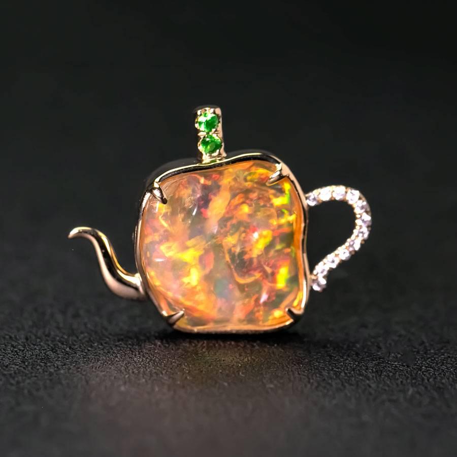 Collier de pendentifs en or jaune 18 carats, opale de feu mexicaine, diamants et tsavorite, unique en son genre.


Expédition nationale gratuite par USPS First Class ! Sac ou boîte cadeau gratuit avec chaque commande !

L'opale, la reine des pierres