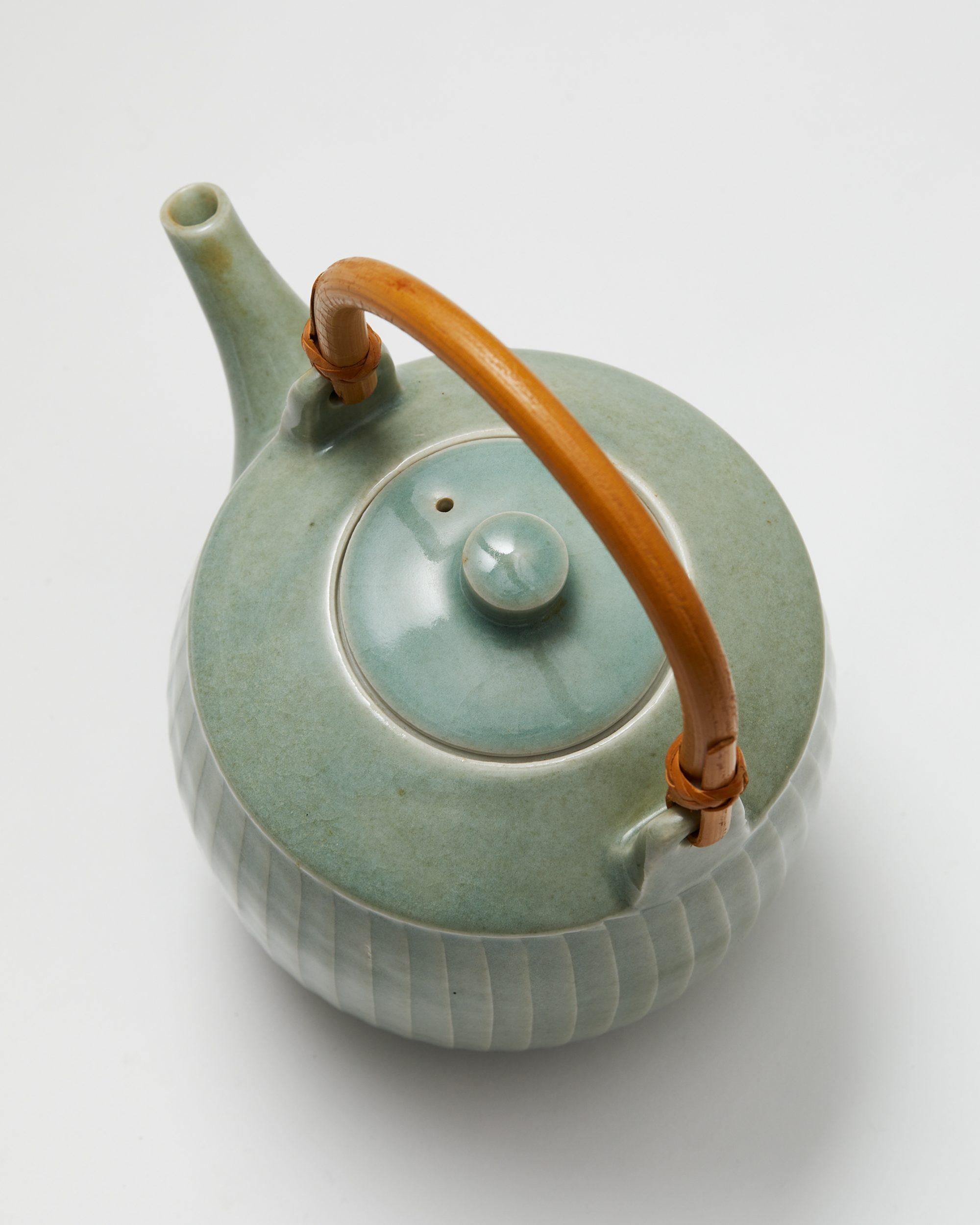 Mid-20th Century Teapot designed by David Leach, England, 1960's.