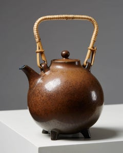 Théière Design by Gunnar Nylund for Rörstrand:: Sweden:: 1950s