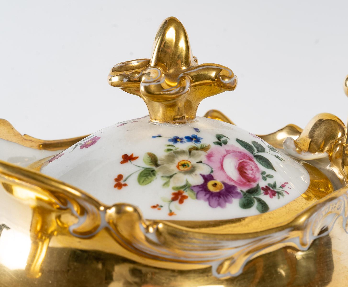 Napoleon III Teapot in Paris Porcelain, 19th Century For Sale