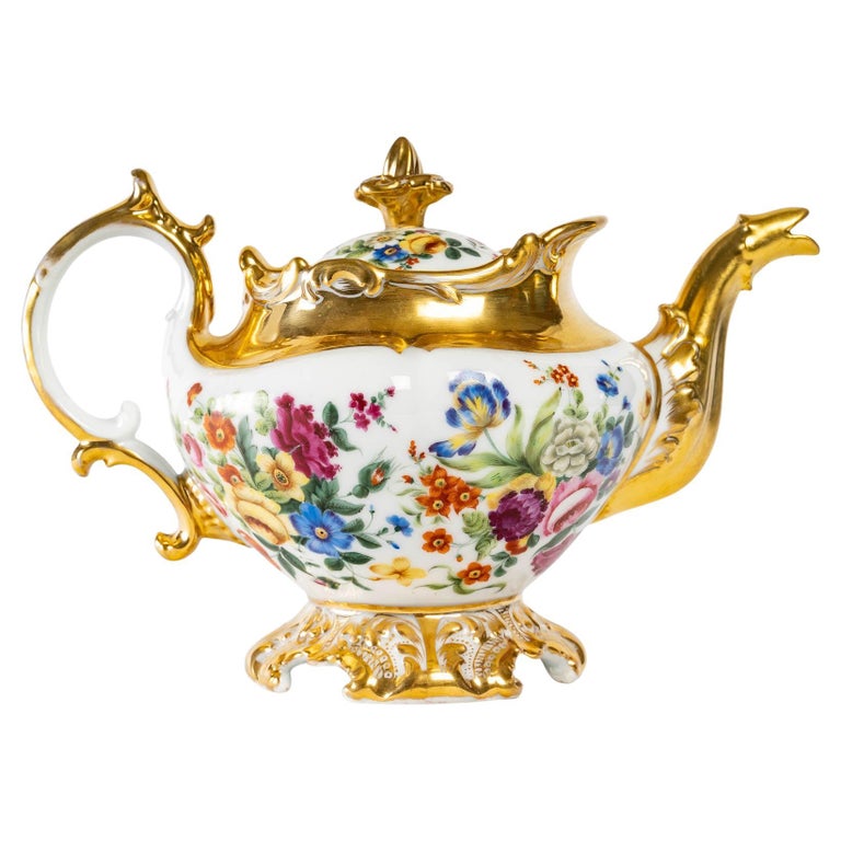 Teapot in Paris Porcelain, 19th Century For Sale at 1stDibs