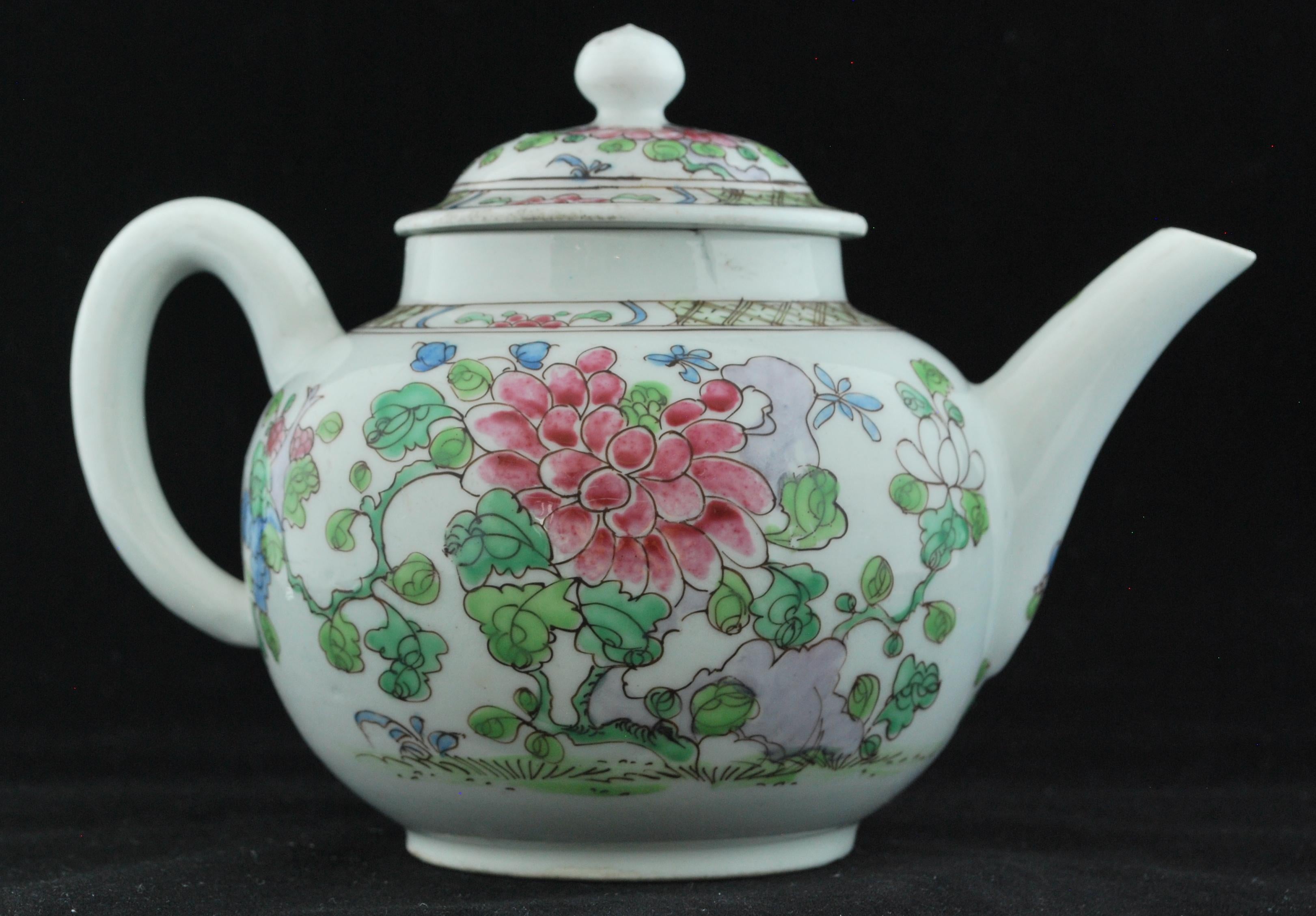 Chinoiseries Théière dans le style de la famille rose, Bow Porcelain Factory, vers 1752 en vente