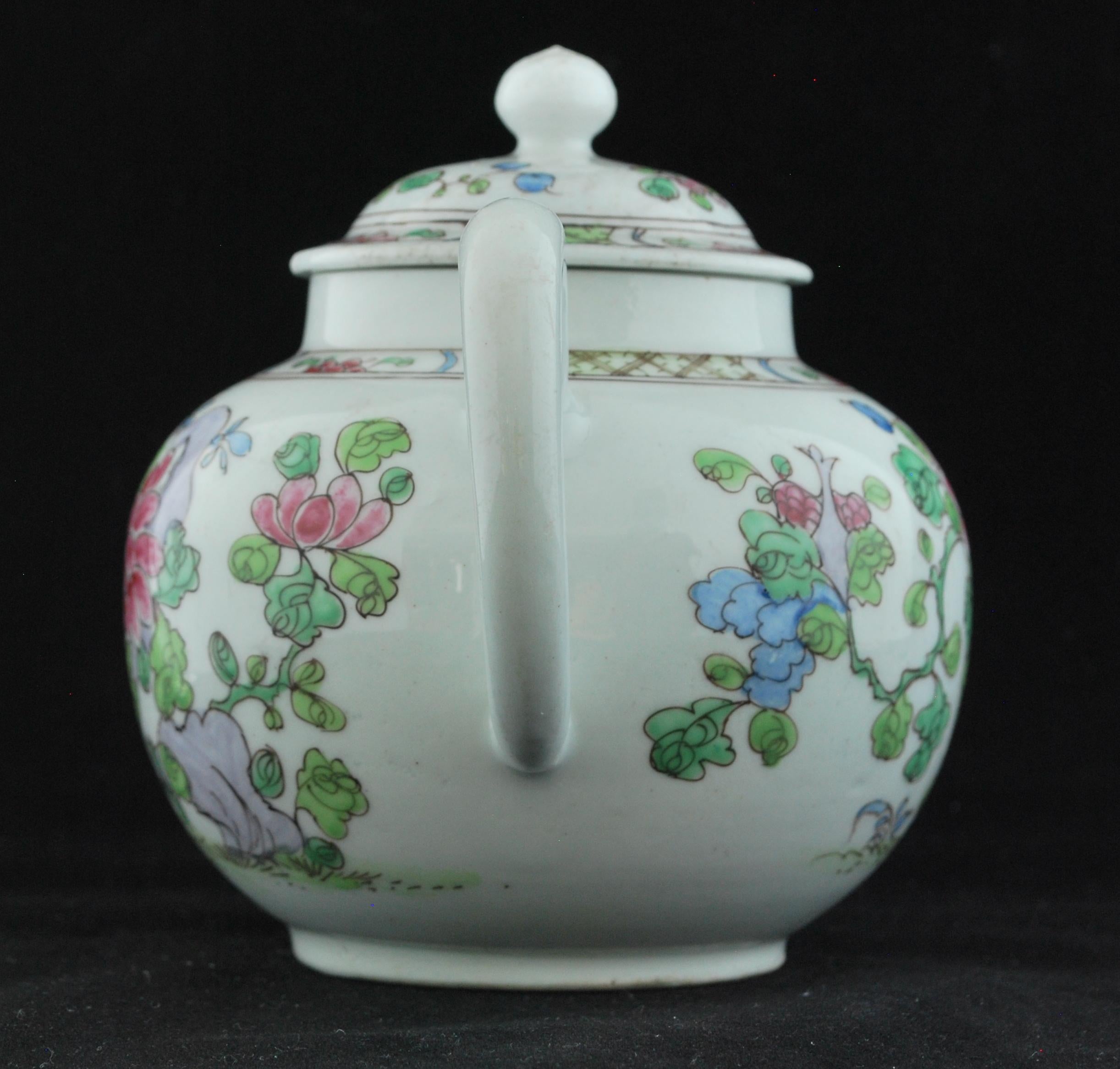 Anglais Théière dans le style de la famille rose, Bow Porcelain Factory, vers 1752 en vente
