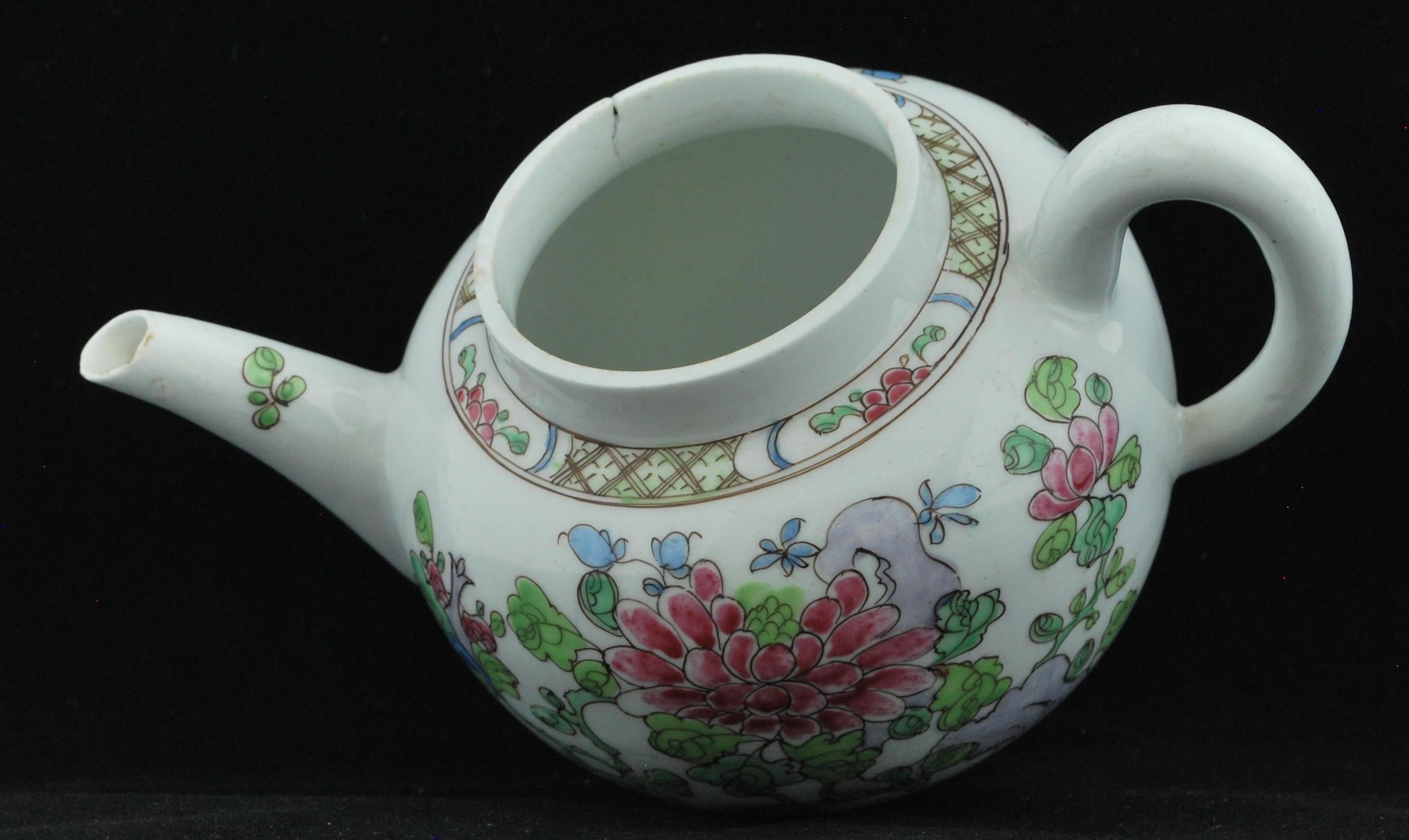 English Teapot in the Famille Rose Style, Bow Porcelain Factory, circa 1752 For Sale