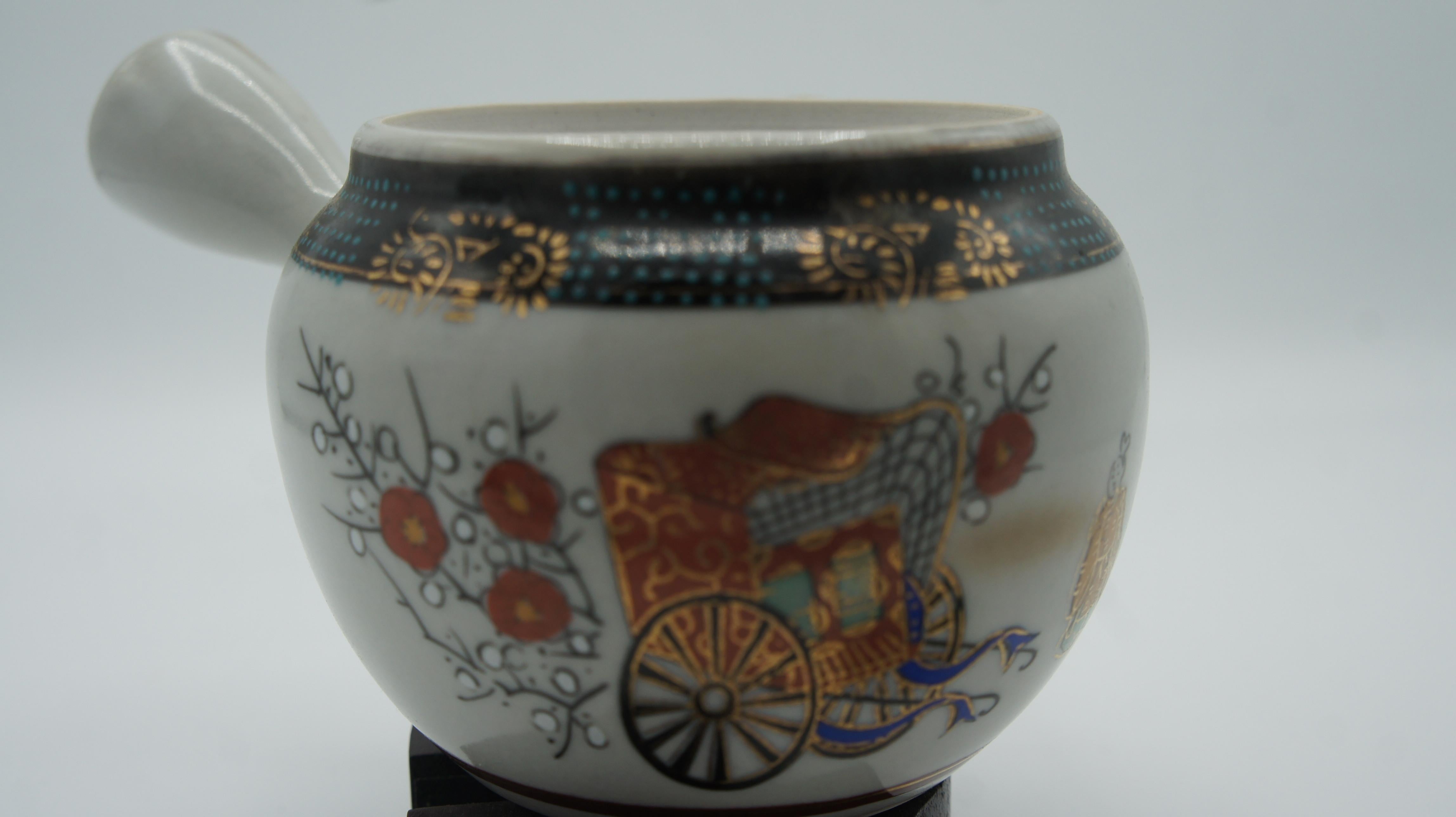 Teapot Kutani with Signature Showa Period 4