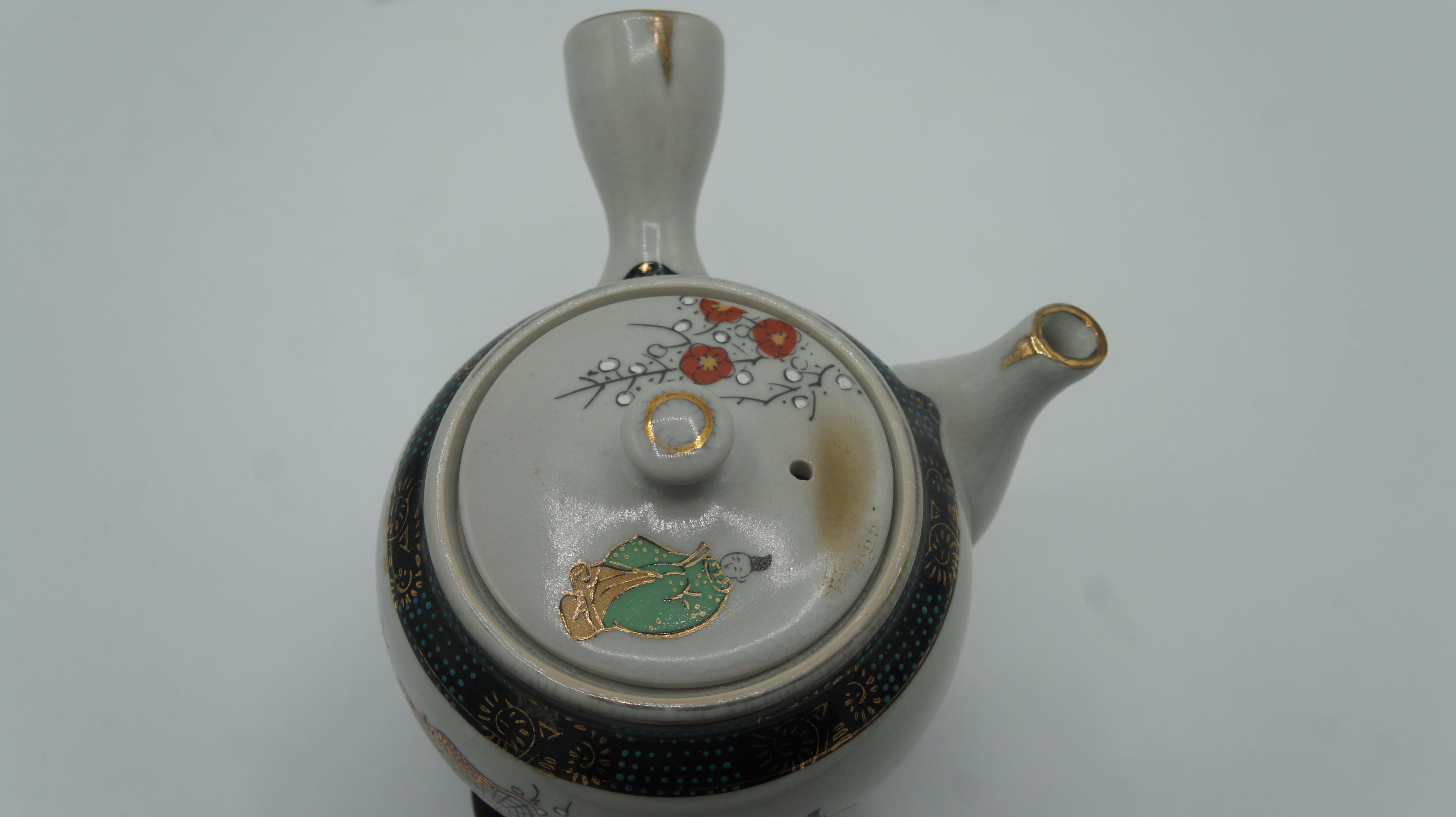 Ceramic Teapot Kutani with Signature Showa Period