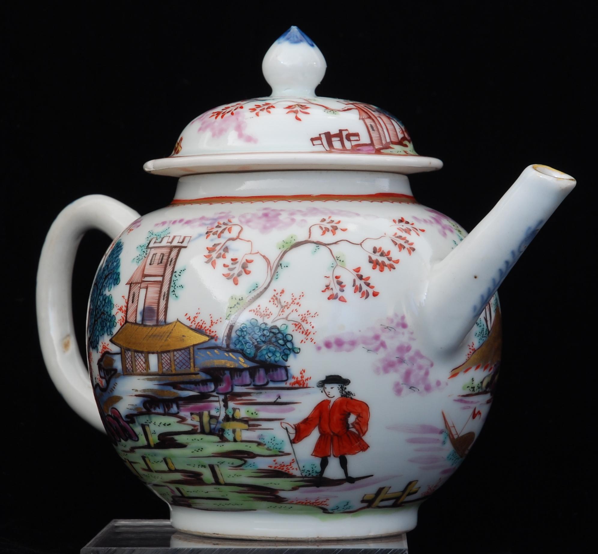 Teapot, Red Coat Pattern, China, circa 1740, Decorated in London by Giles In Excellent Condition For Sale In Melbourne, Victoria