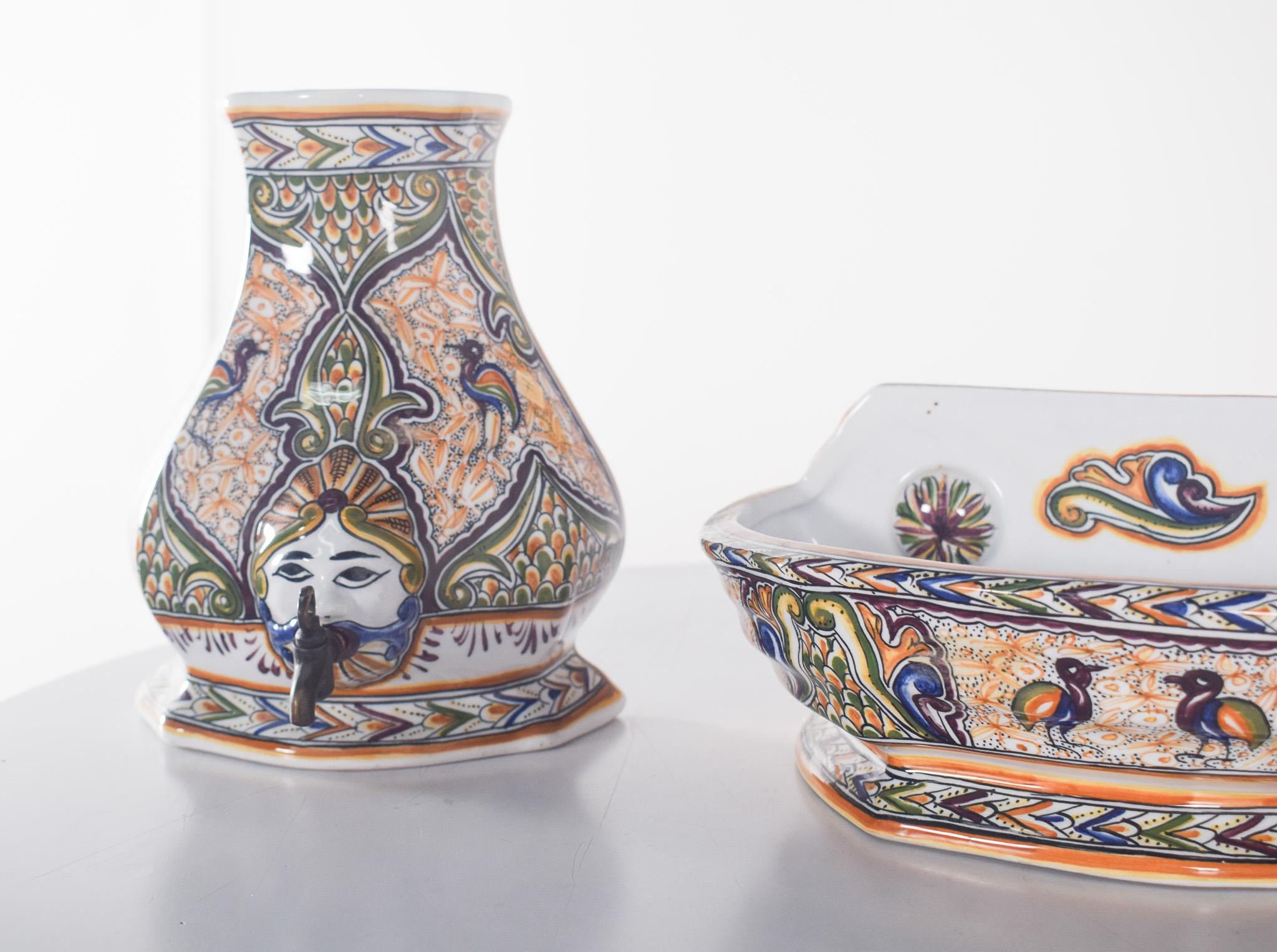 Teiera, saliera e brocca con rubinetto in maiolica Conimbriga in vendita 2