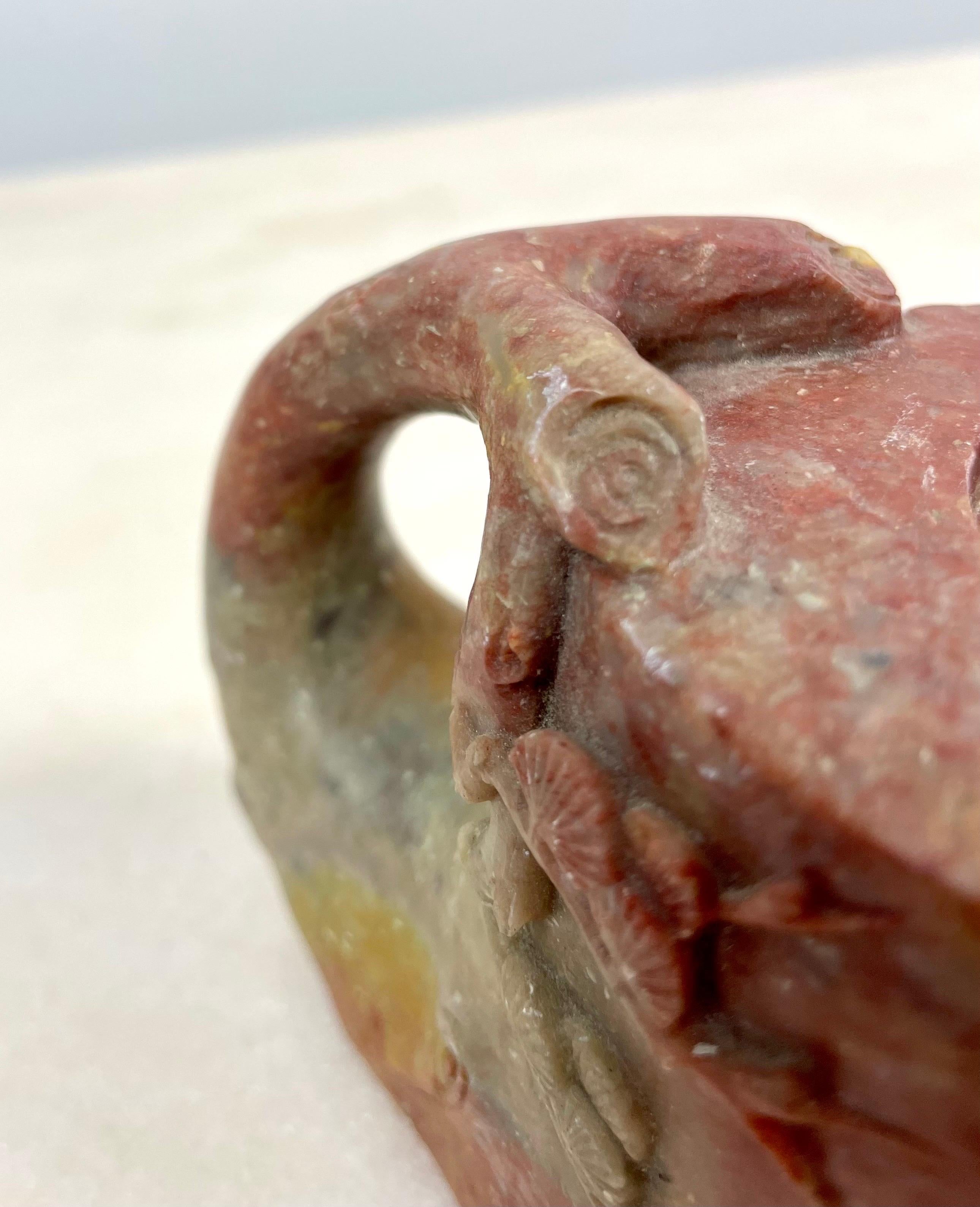 Vertedor en forma de tetera, piedra de Shoushan (esteatita), China, Siglo XIX Qing en venta 3