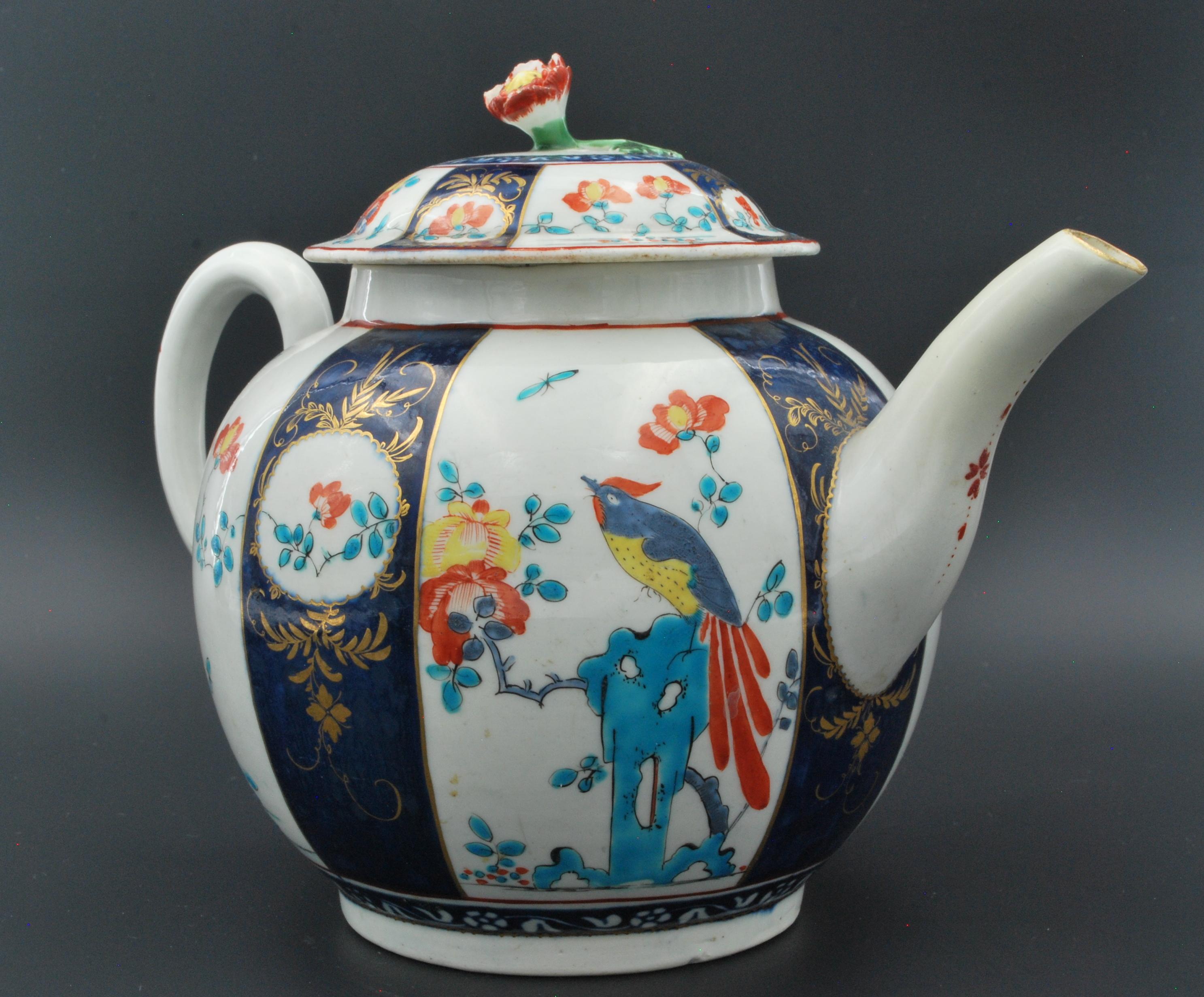 Teapot, Sir Joshua Reynolds, or ho-ho bird, pattern. Worcester, circa 1765 In Good Condition In Melbourne, Victoria