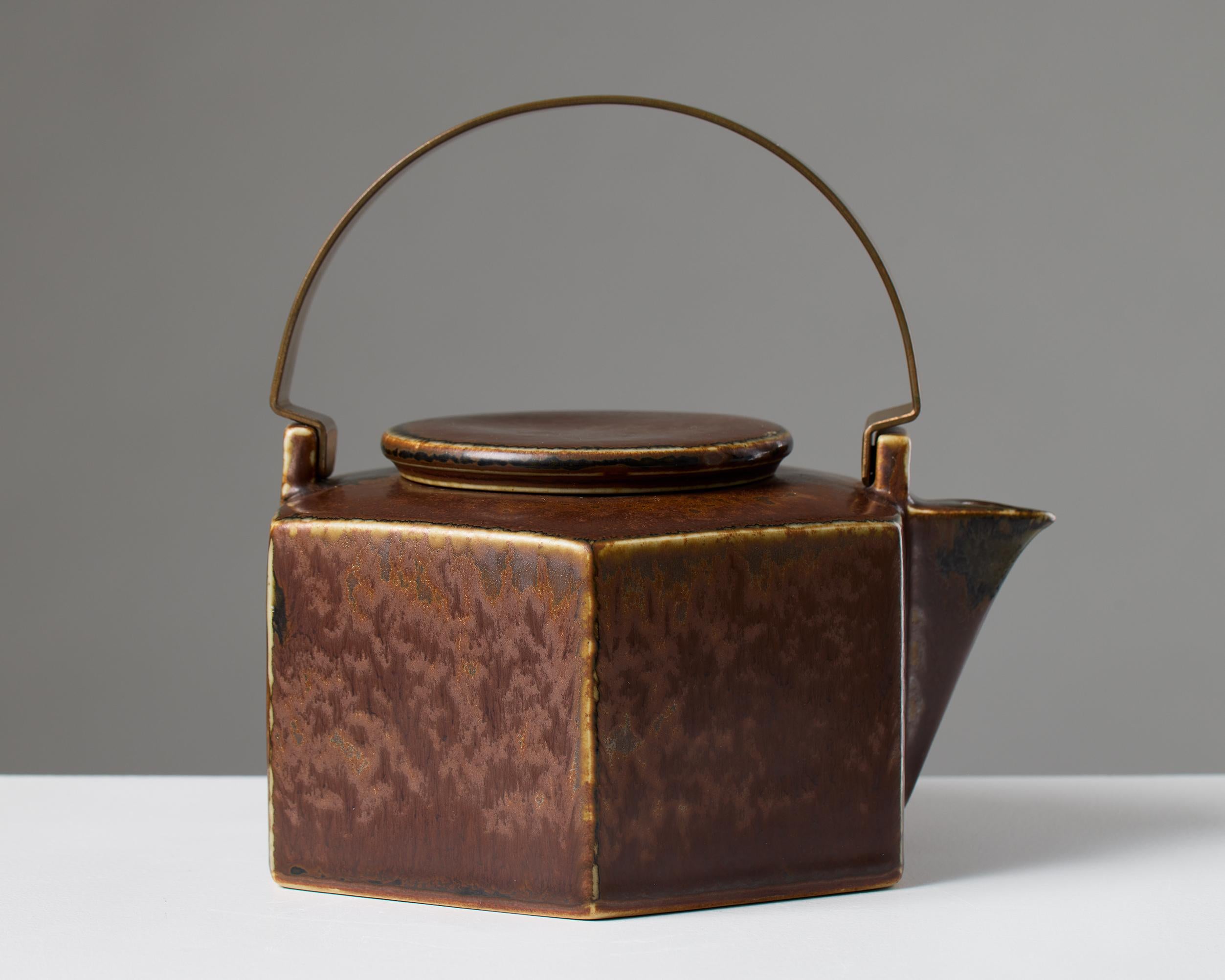 Mid-20th Century Teapot, “Six-sided”, designed by Signe Persson-Melin, Rörstrand, Sweden 1950s