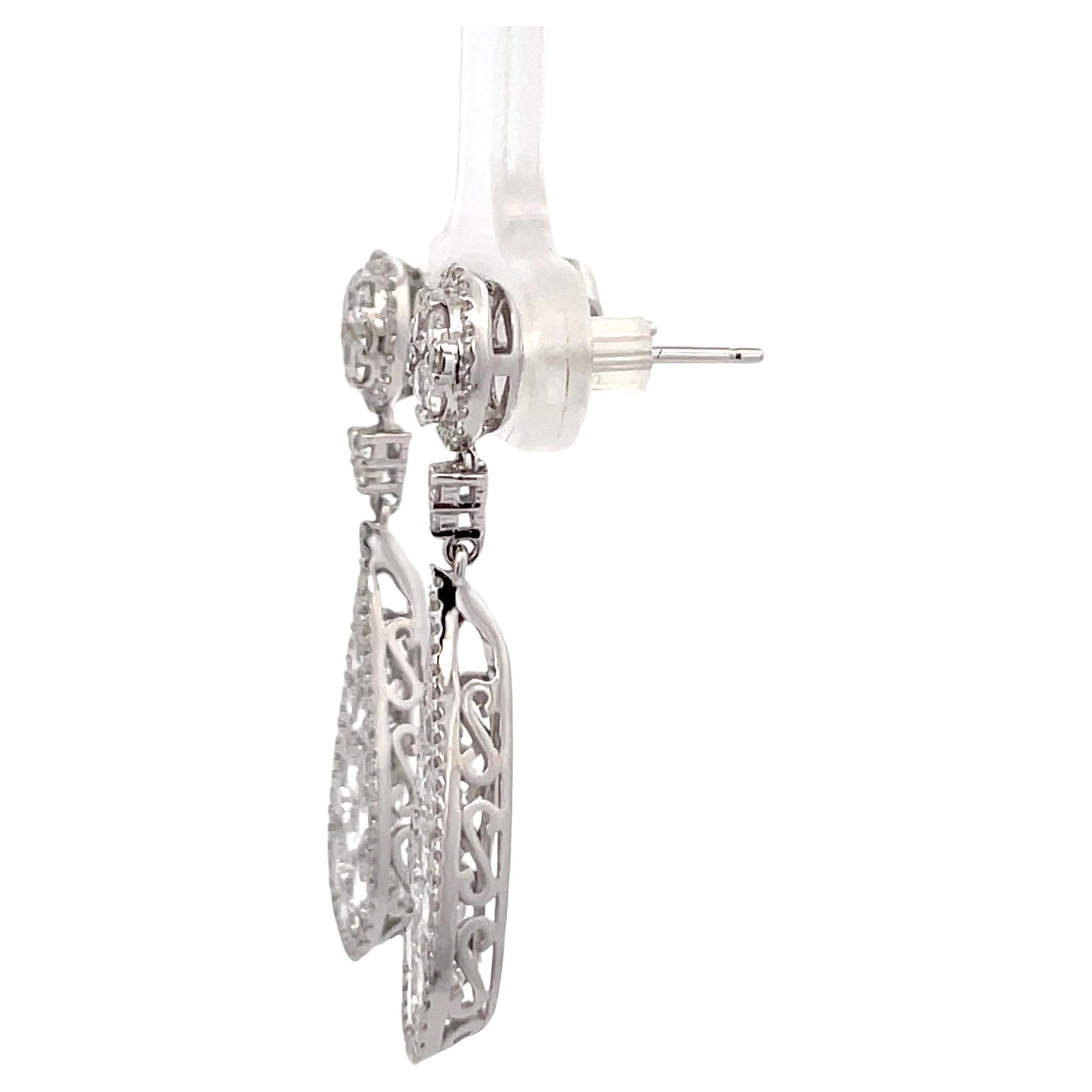 Contemporary Tear Drop Diamond Shape Earrings 2.75 Carats 18 Karat White Gold For Sale