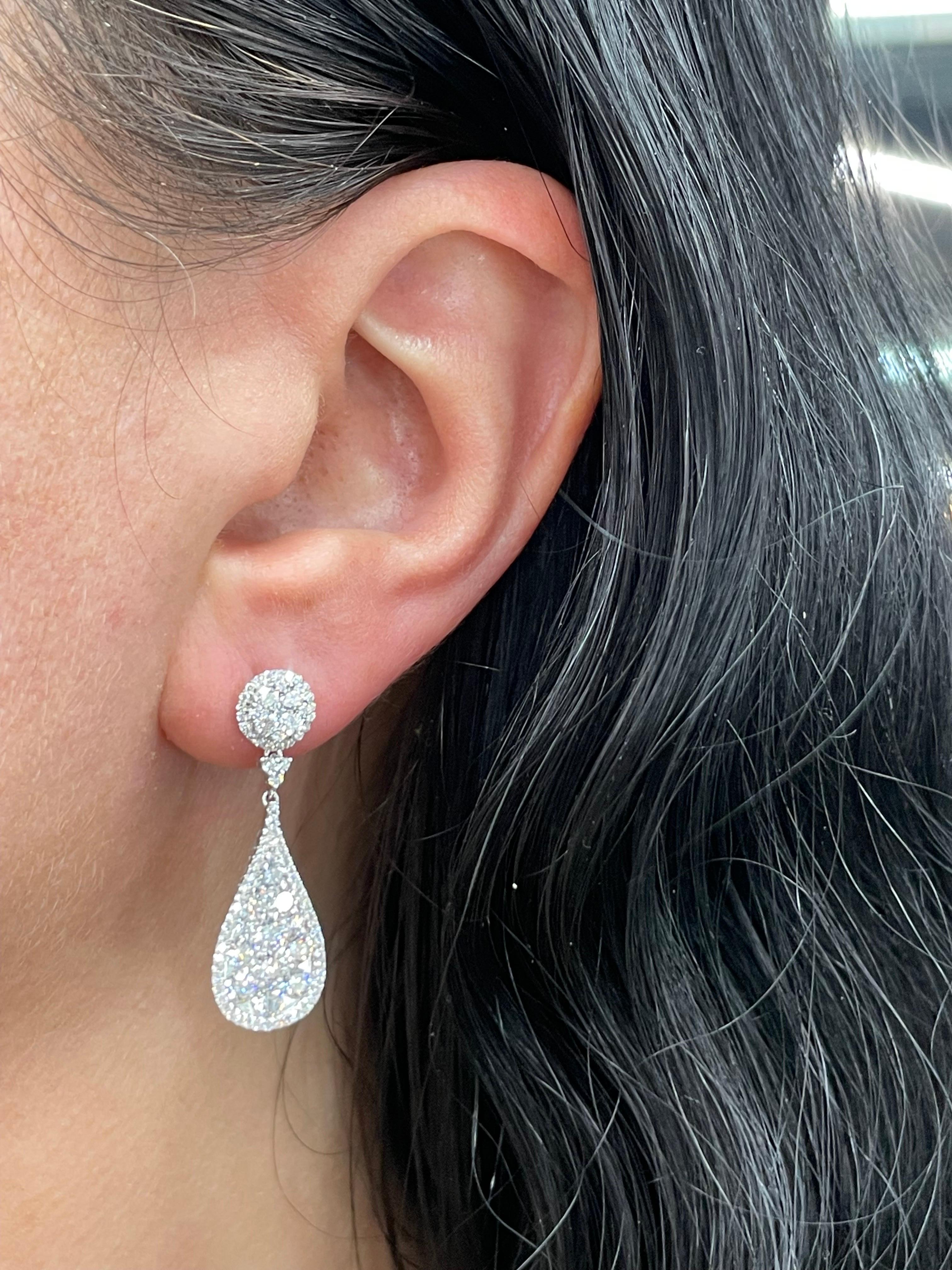 Tear Drop Diamond Shape Earrings 2.75 Carats 18 Karat White Gold For Sale 1