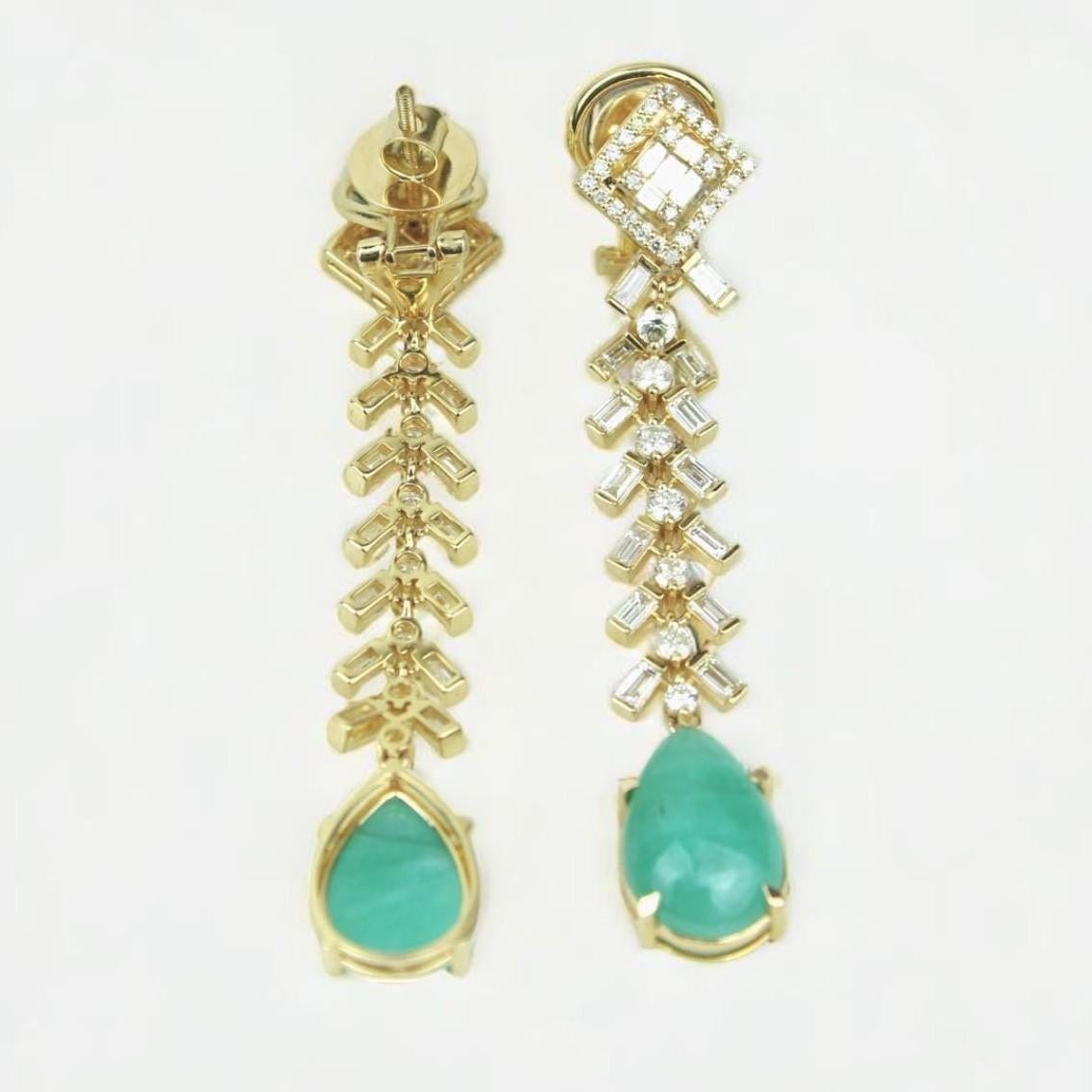 Orecchini a goccia con diamante smeraldo in oro massiccio 14K (certificati) In condizioni Nuovo in vendita a New Delhi, DL