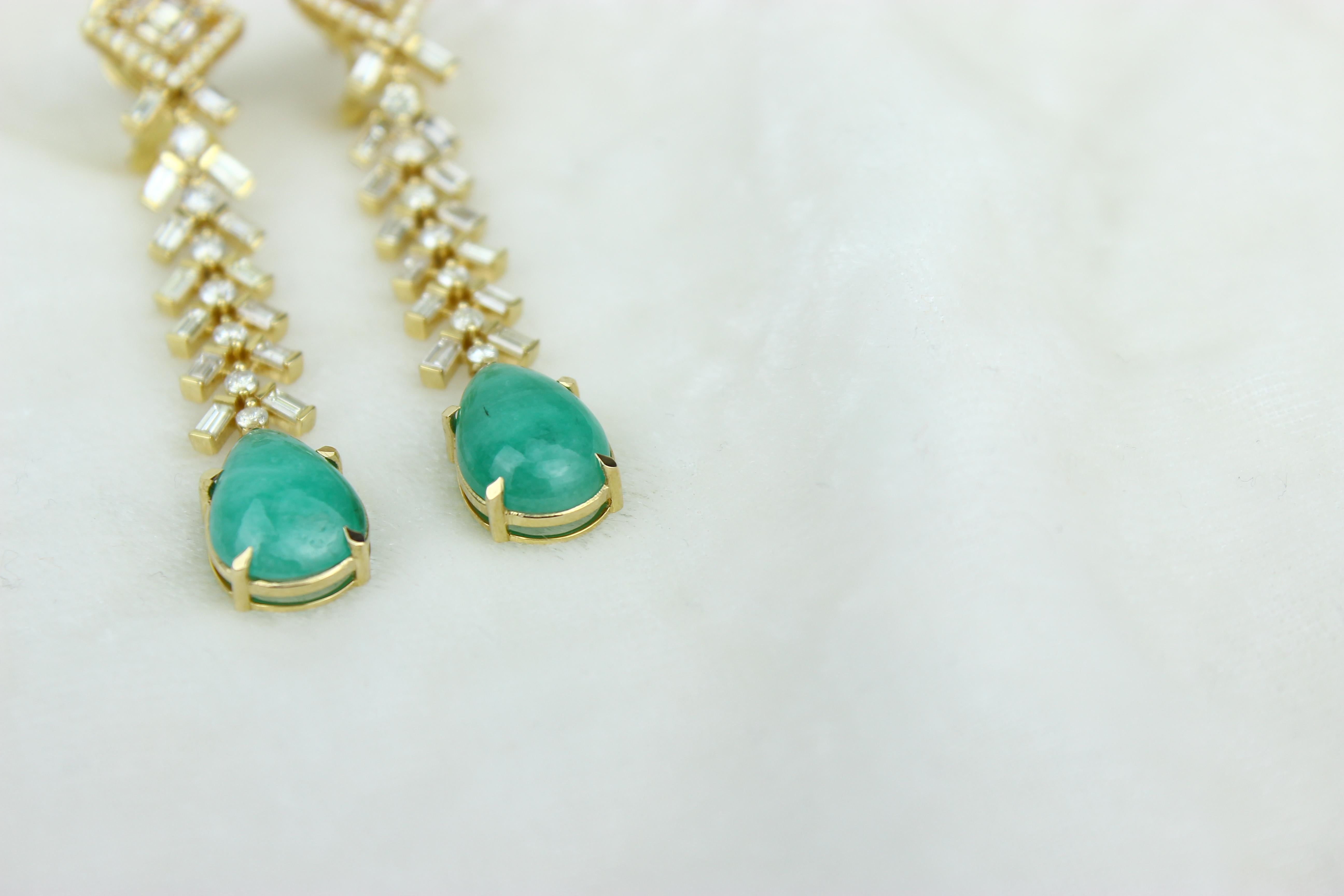 Art Deco Tear Drop Emerald Gemstone and Diamond Earrings in 18k Solid Gold For Sale