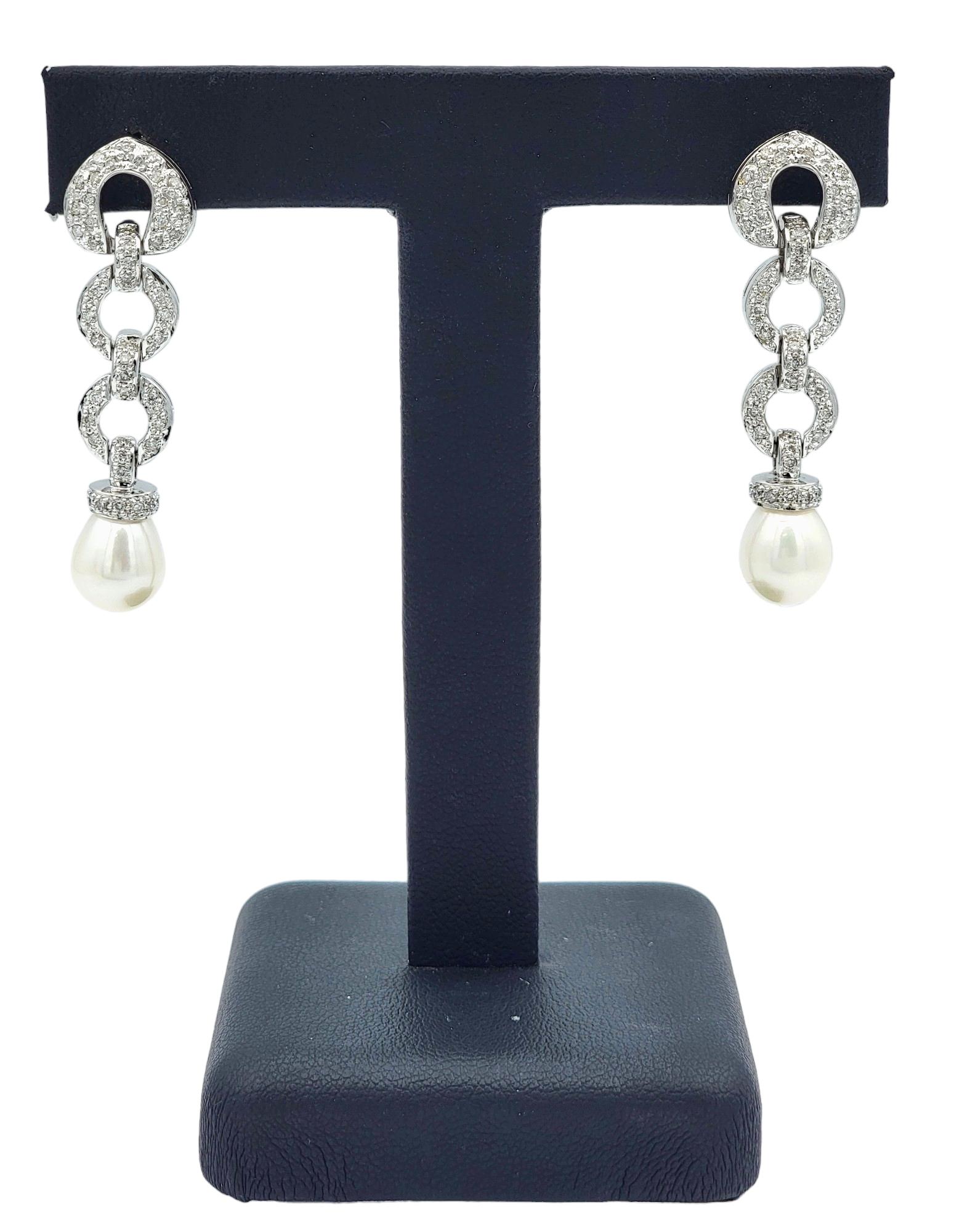 Tränenperlen und runde Pavé-Diamant-Ohrringe aus 18 Karat Weißgold Damen