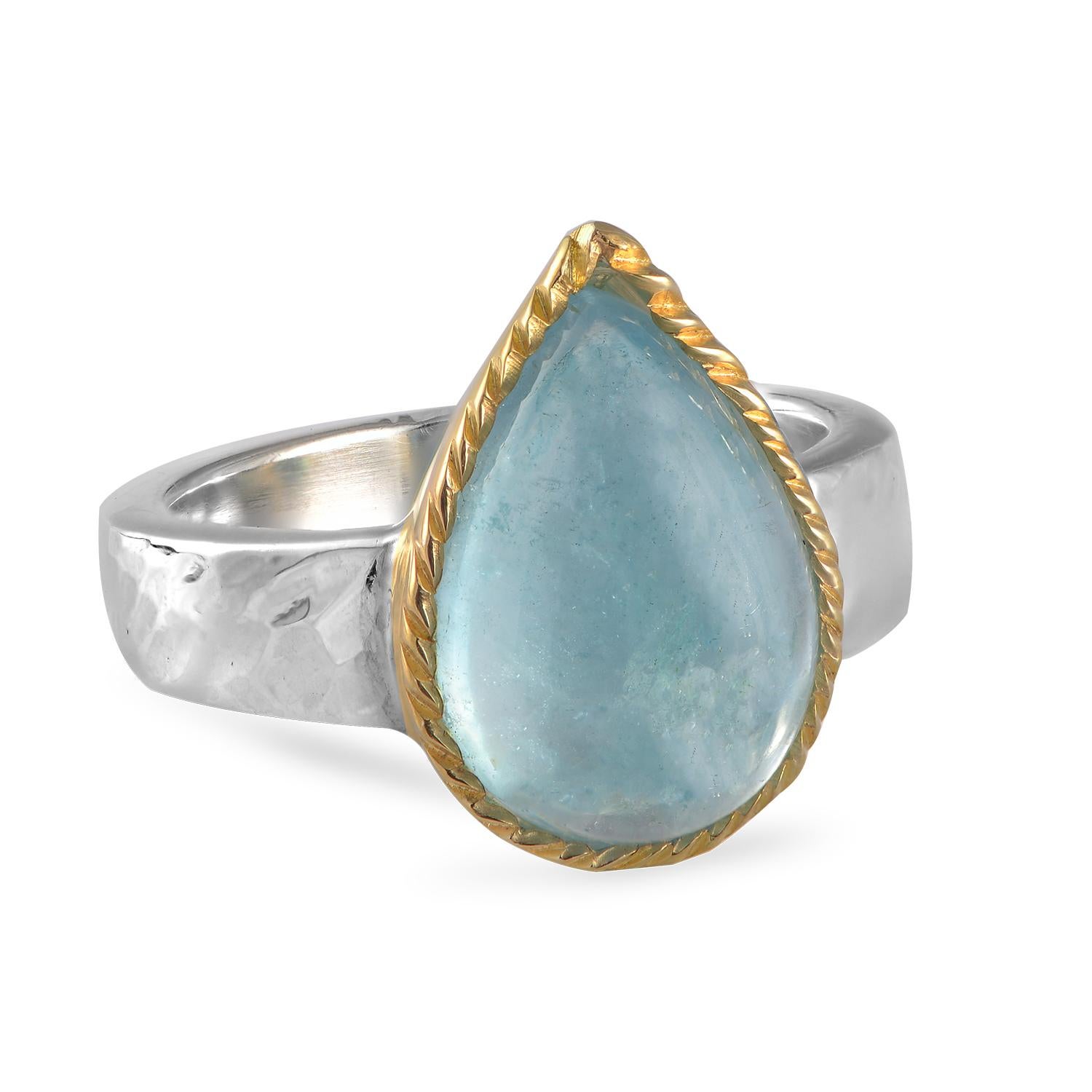 Taille cabochon Bague en argent plaqué or avec cabochon d'aigue-marine en forme de larme en vente