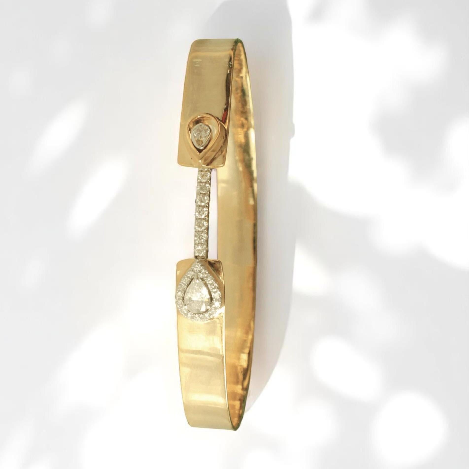 Round Cut Teardrop Bridge Diamond Bangle in 14k Solid Gold (Certified) For Sale