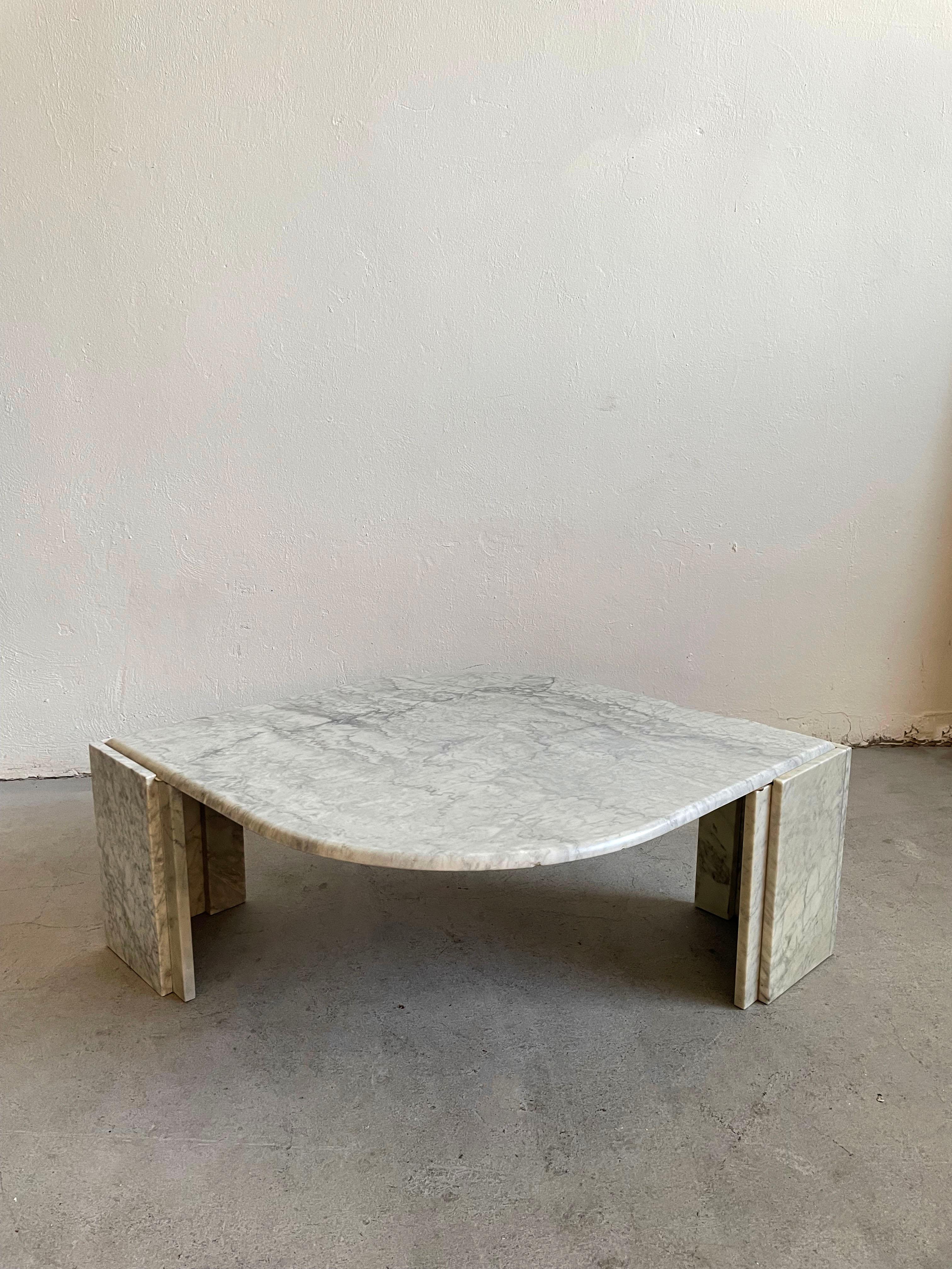 Teardrop Cat's Eye Marble Coffee Table in Style of Roche Bobois For Sale 8