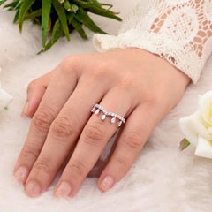 Bague en forme de goutte d'eau en or 14 carats avec diamants en forme de V