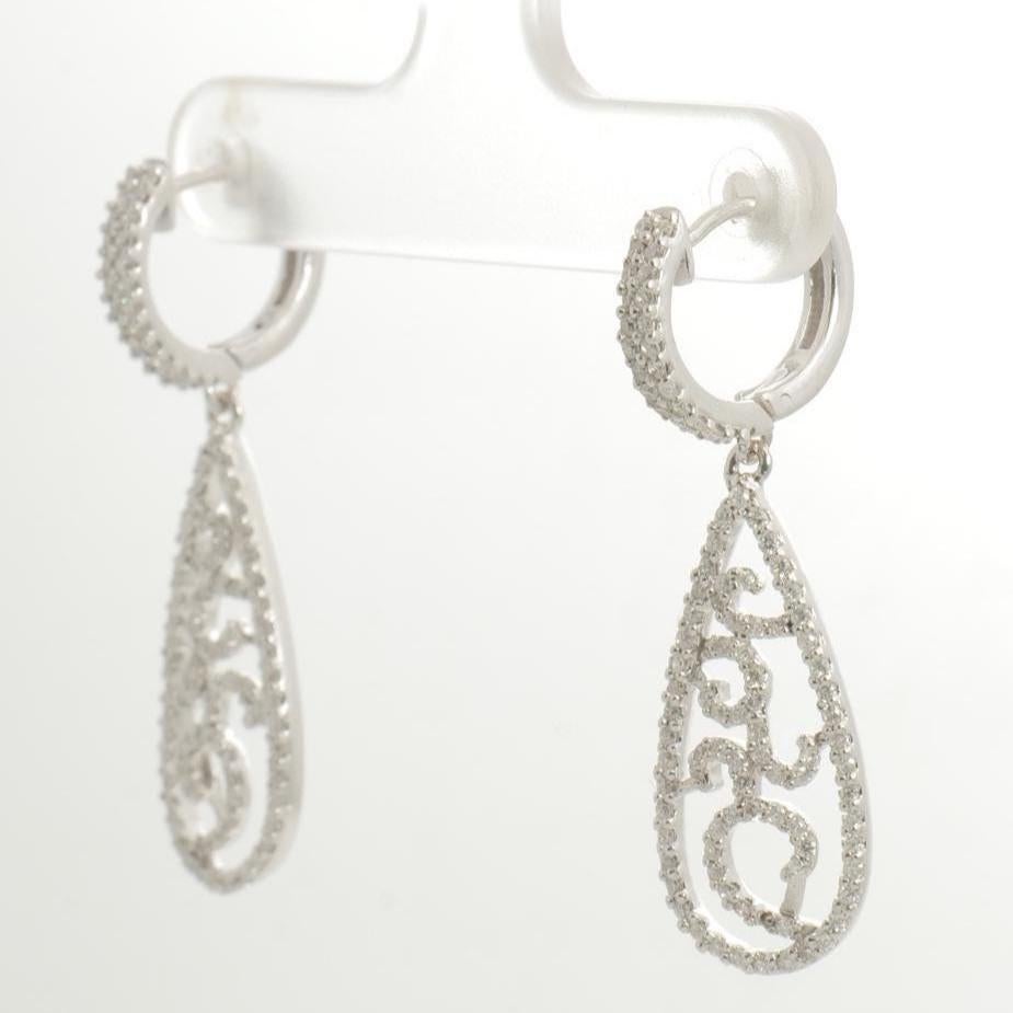 Teardrop Diamond Dangle Earrings in 14K Solid Gold (Certified) In New Condition For Sale In New Delhi, DL