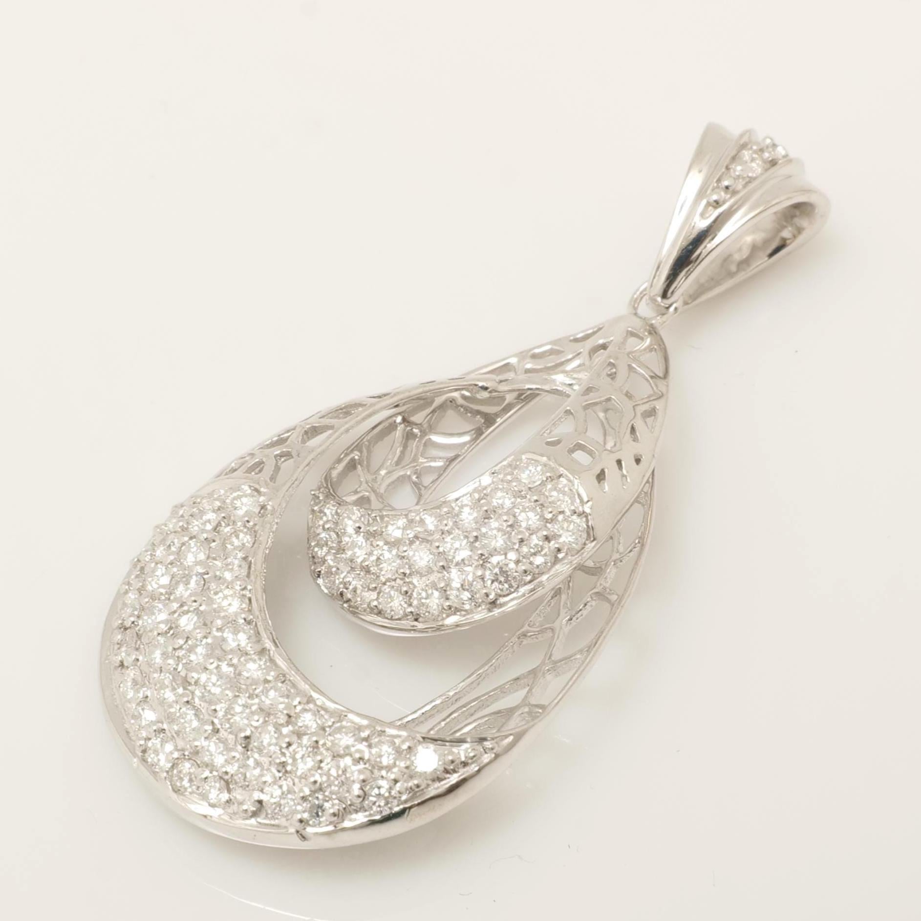 Round Cut Teardrop Diamond Pendant Necklace in 14k Solid Gold (Certified) For Sale