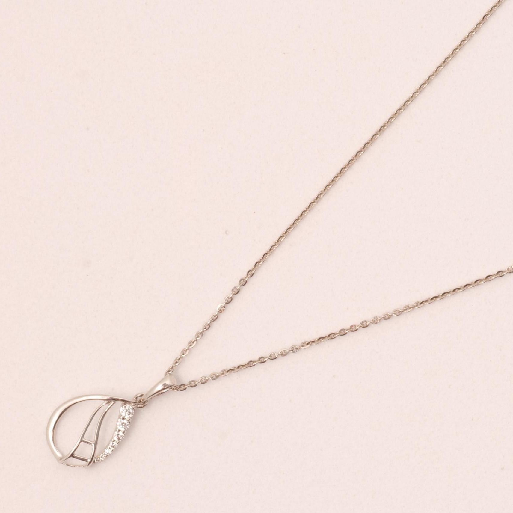 Teardrop Diamond Pendant Necklace in 14k Solid Gold (Certified) In New Condition For Sale In New Delhi, DL