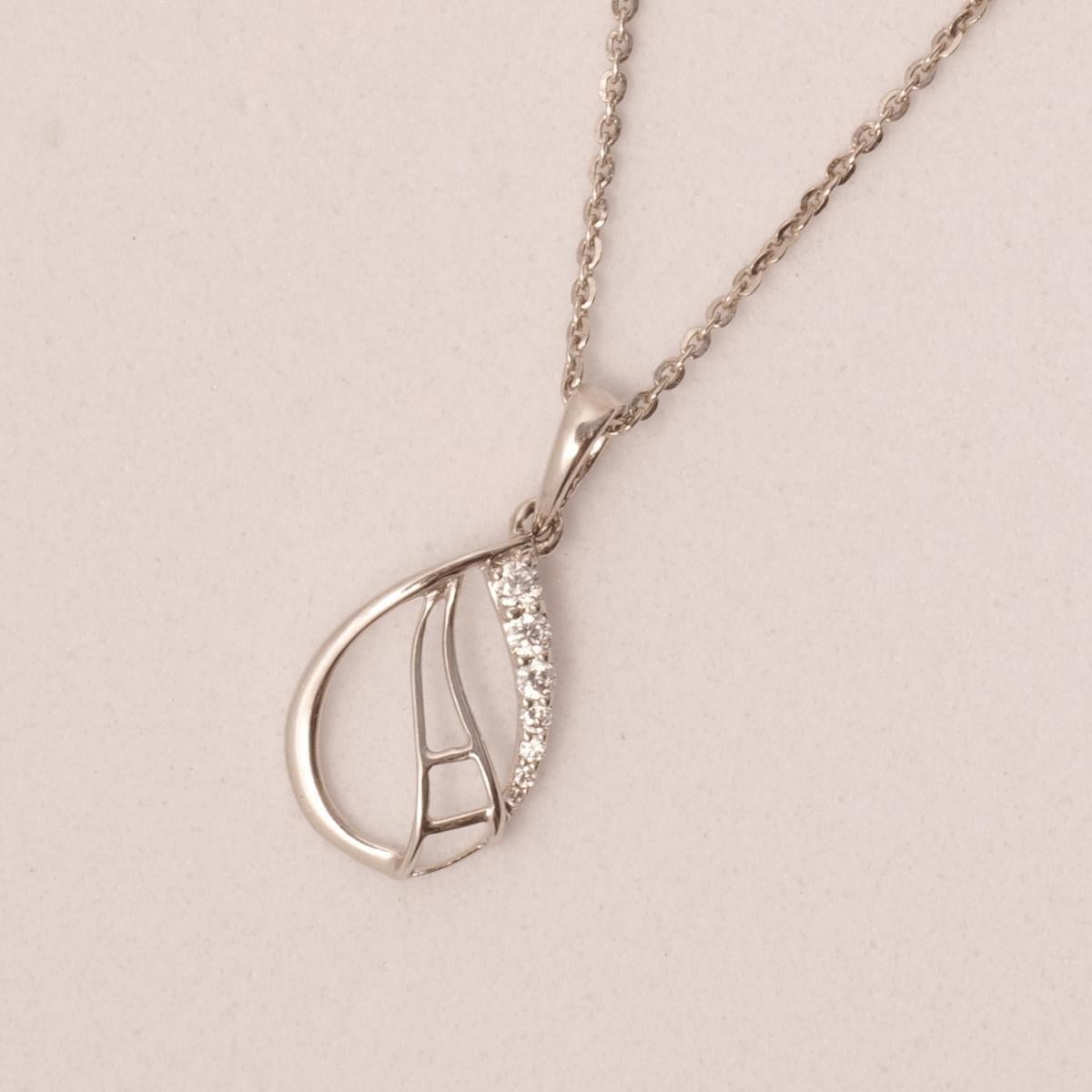 Women's Teardrop Diamond Pendant Necklace in 14k Solid Gold (Certified) For Sale