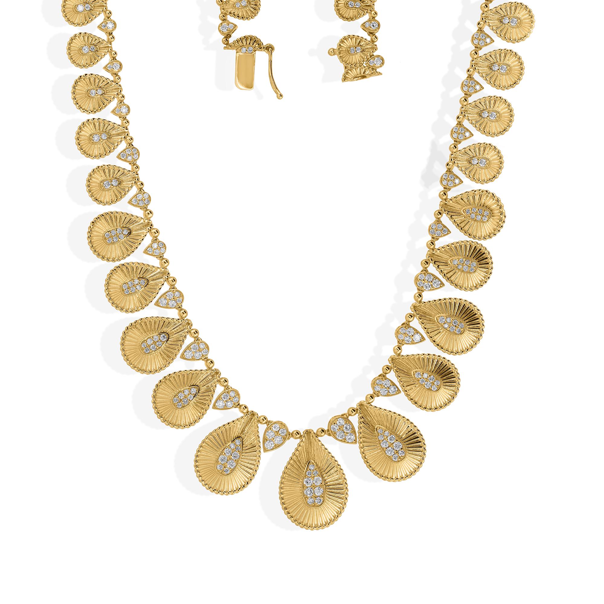 Teardrop Diamond Studded 18k Yellow Gold Choker Necklace Fine Bridal Jewelry In New Condition For Sale In Diera, Dubai