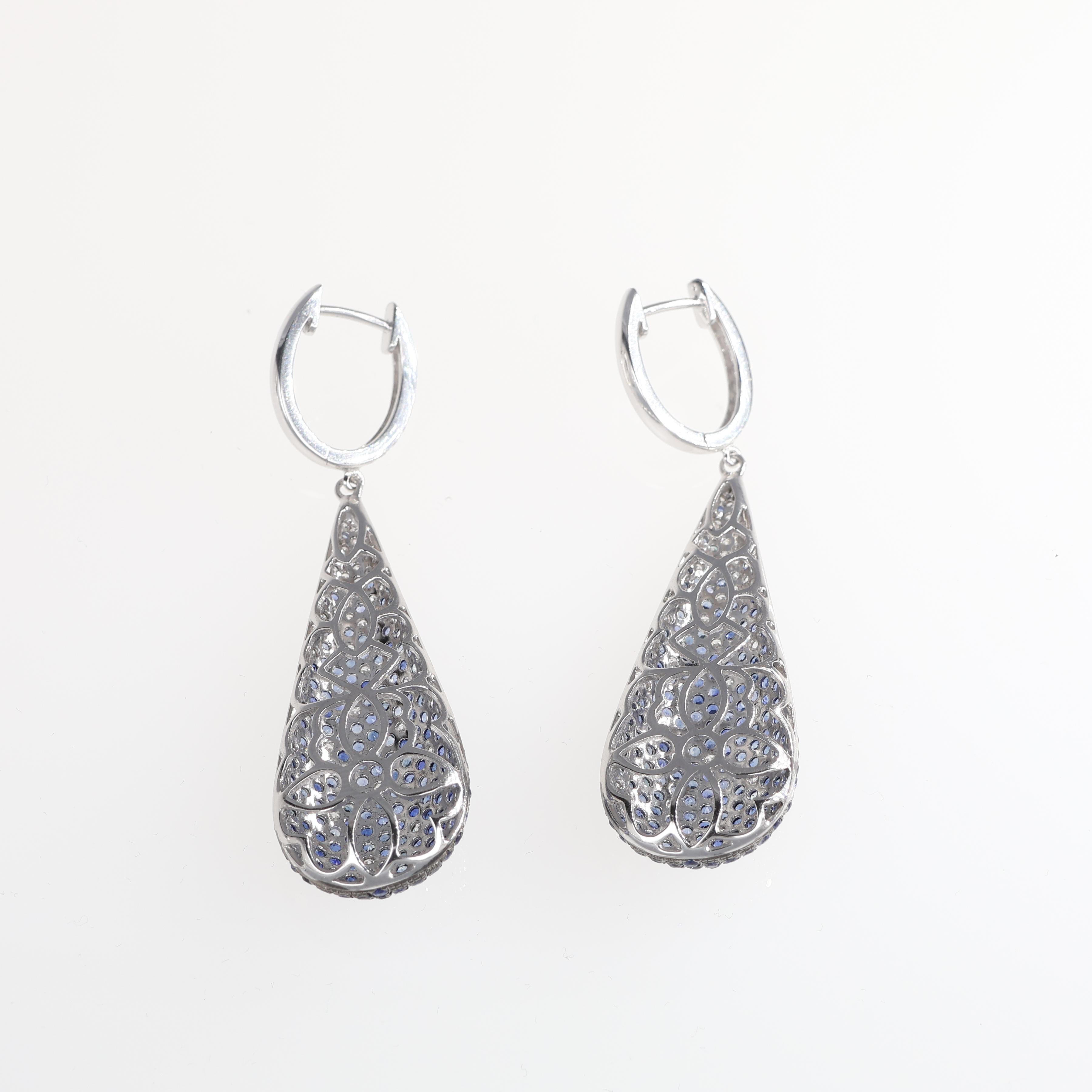 Teardrop Earrings in White Gold with Blue Sapphires and Diamonds In New Condition For Sale In Bergamo, BG