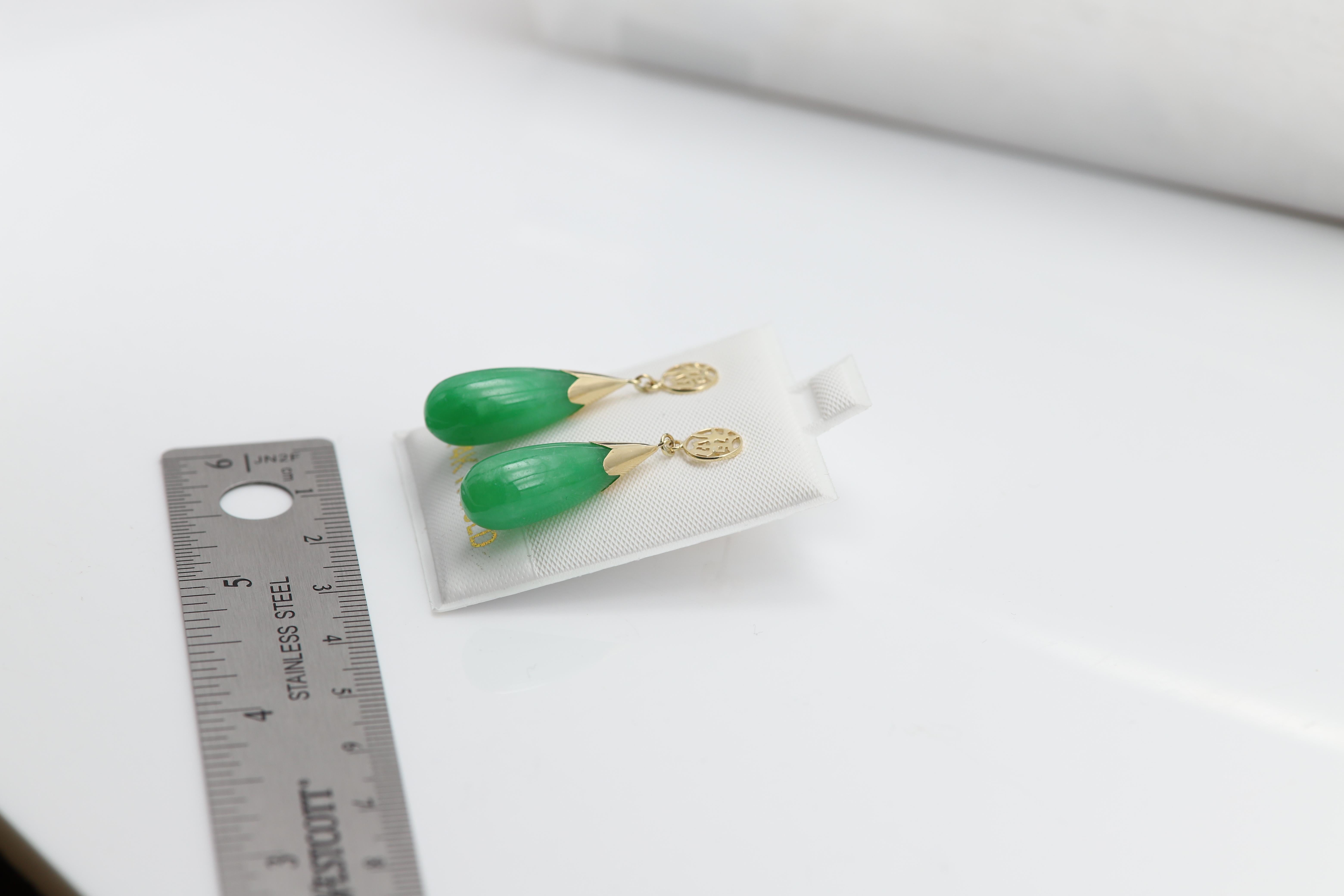 Pear Cut Teardrop Jade Earring 14 Karat Yellow Gold Green dangle Jade Earrings For Sale