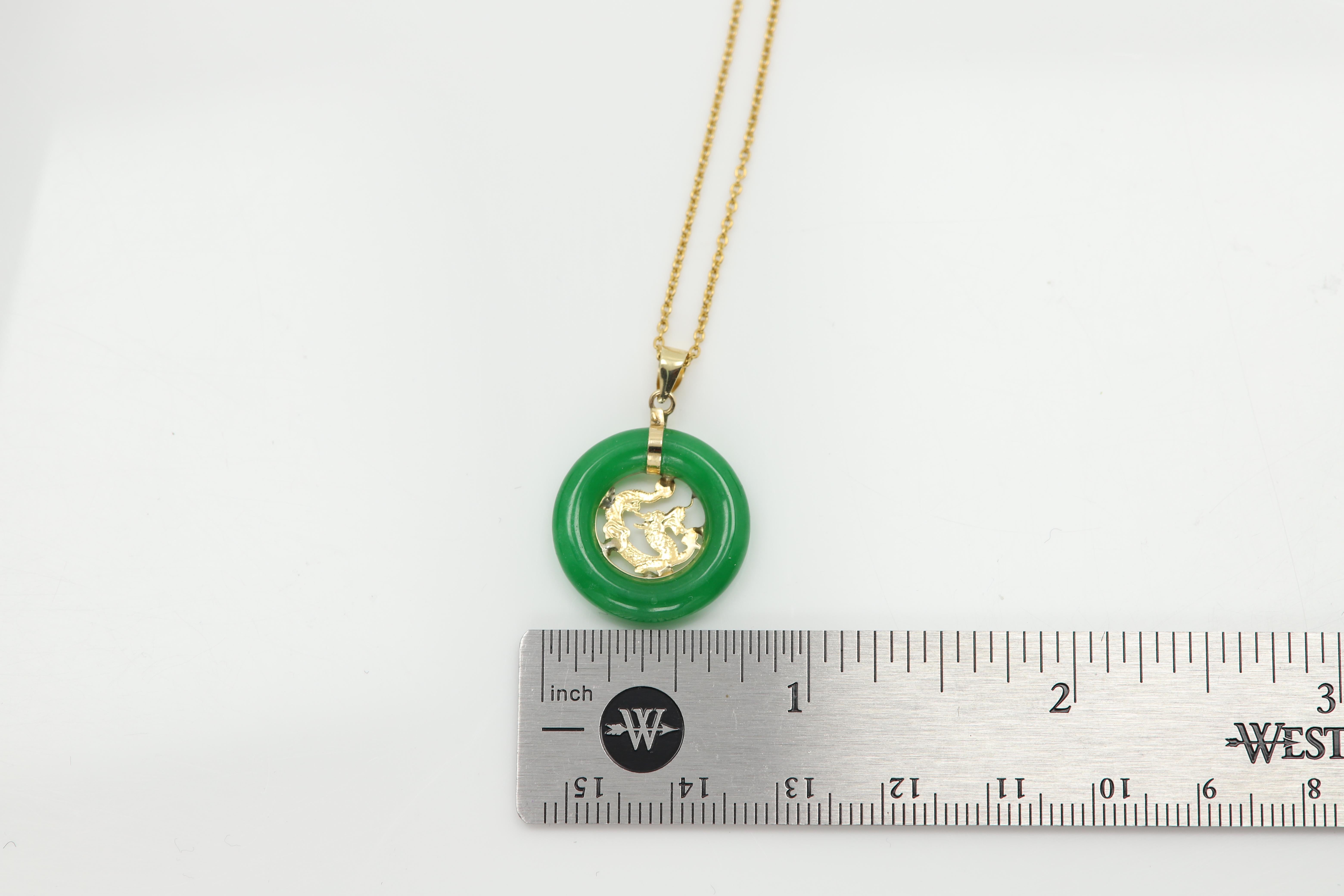 Teardrop Jade Pendant 14 Karat Yellow Gold Green Jade Jewelry In New Condition For Sale In Brooklyn, NY