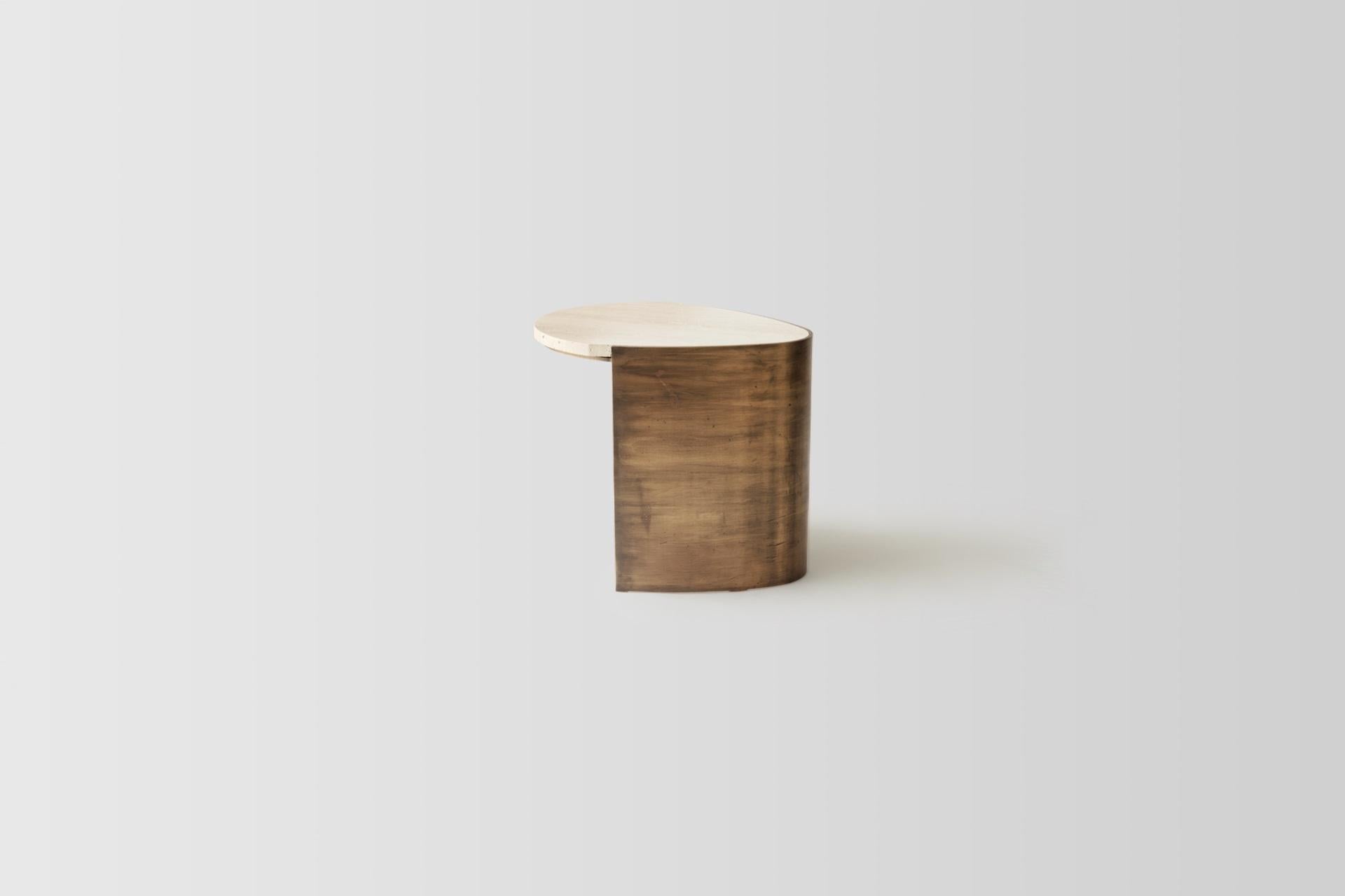 Postmoderne Table d'appoint en marbre Teardrop par ATRA Design en vente