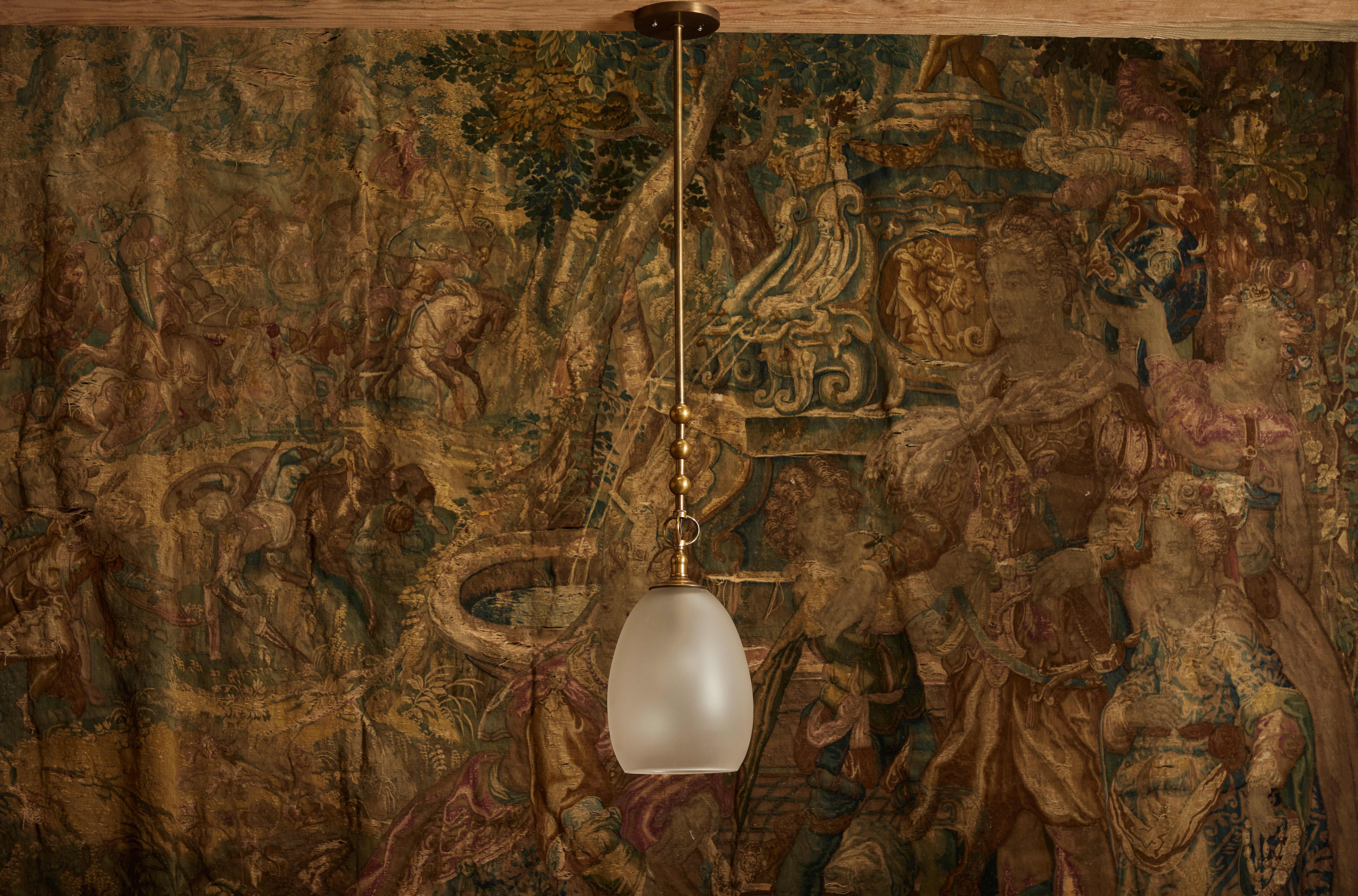 Ottone Ciondolo a goccia, di JDP Interiors in vendita