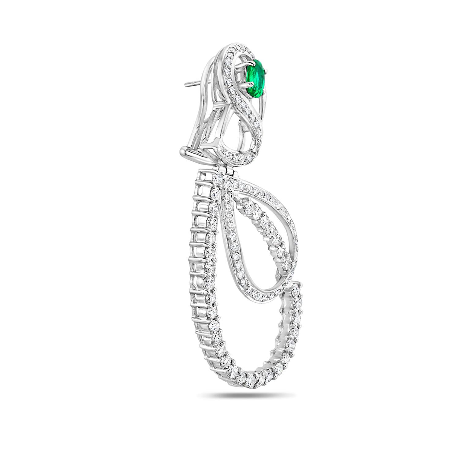 Ohrringe in Tropfenform mit sambischem Smaragd und Diamanten aus 18 Karat Weißgold (Zeitgenössisch) im Angebot