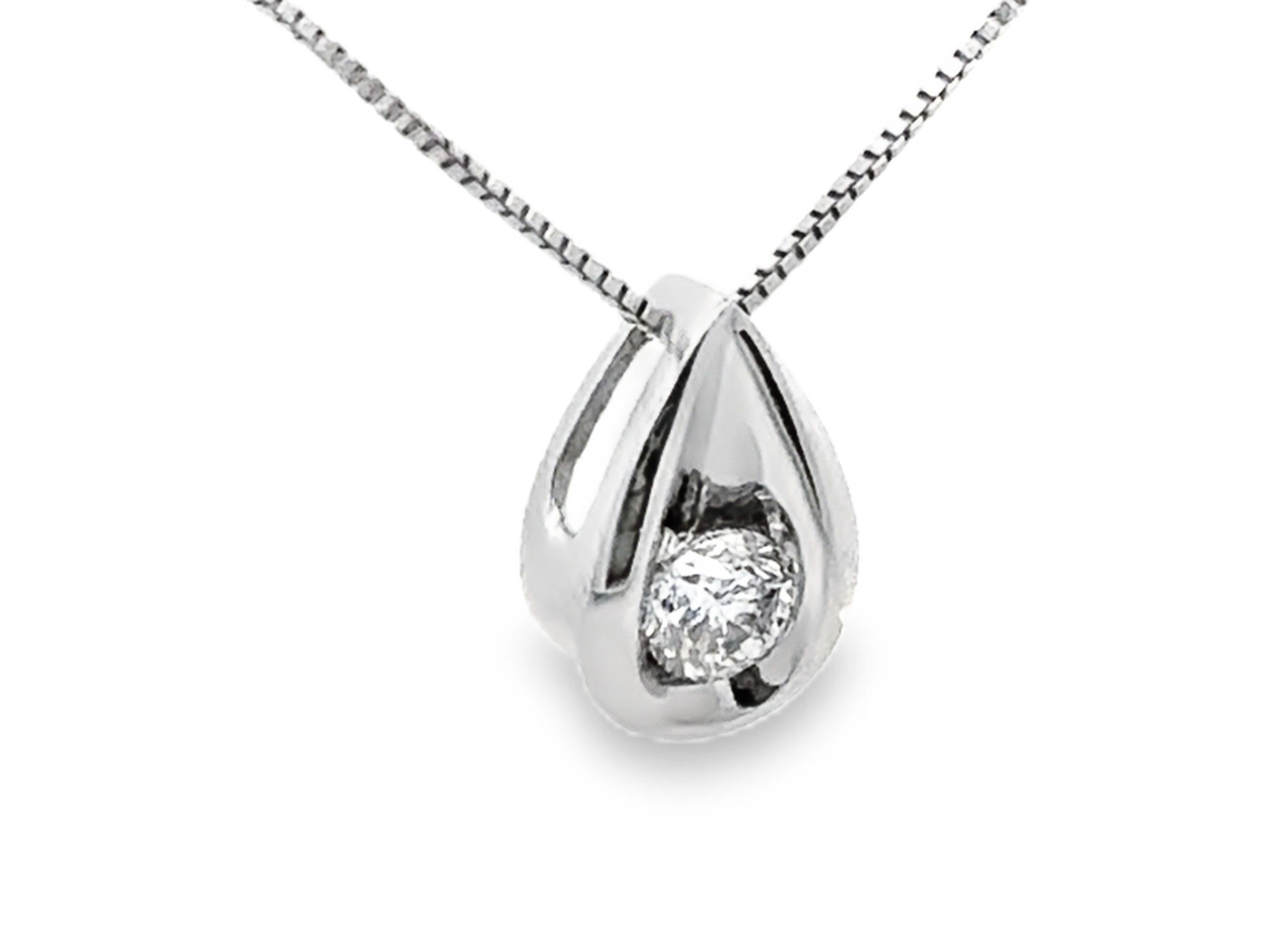 Moderno Collana di diamanti solitari a goccia in oro bianco 14K in vendita