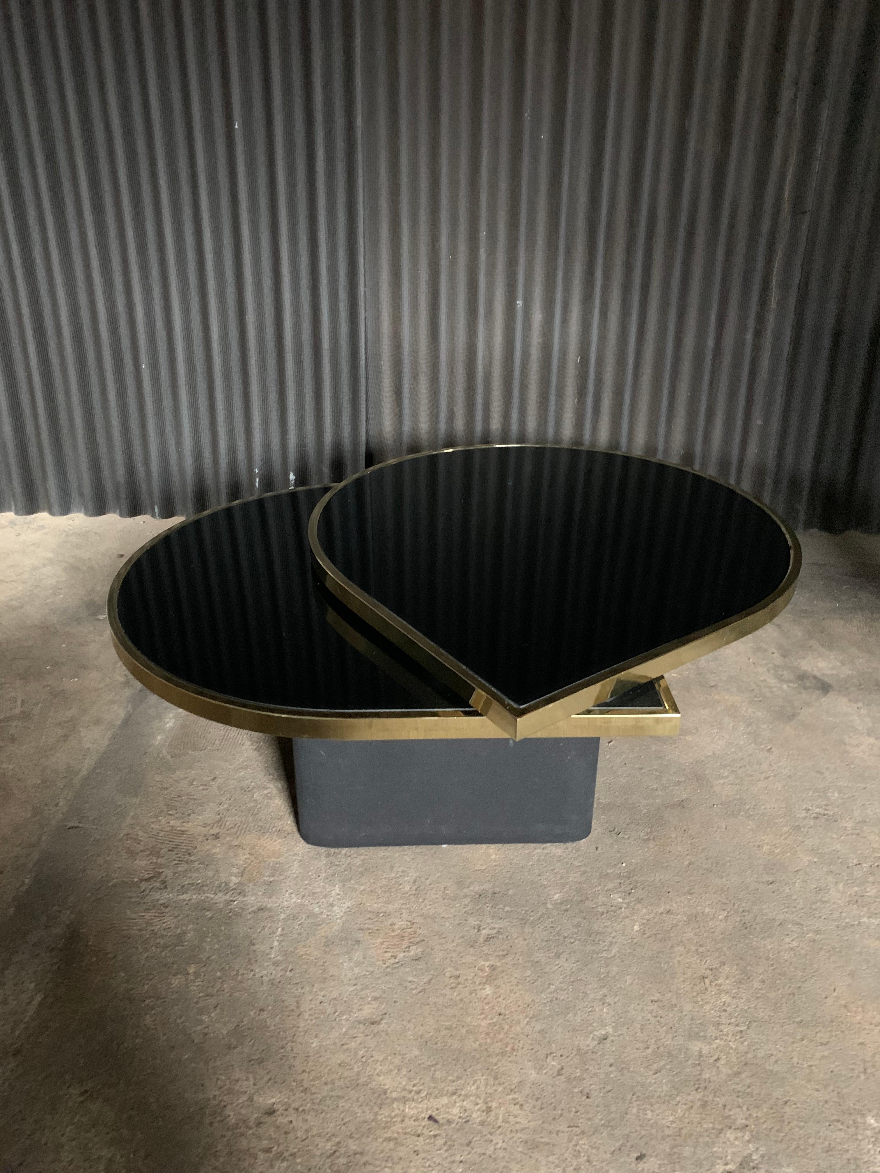 Teardrop Swivel Cocktail Table by Design Institute of America In Good Condition In Southampton, NJ