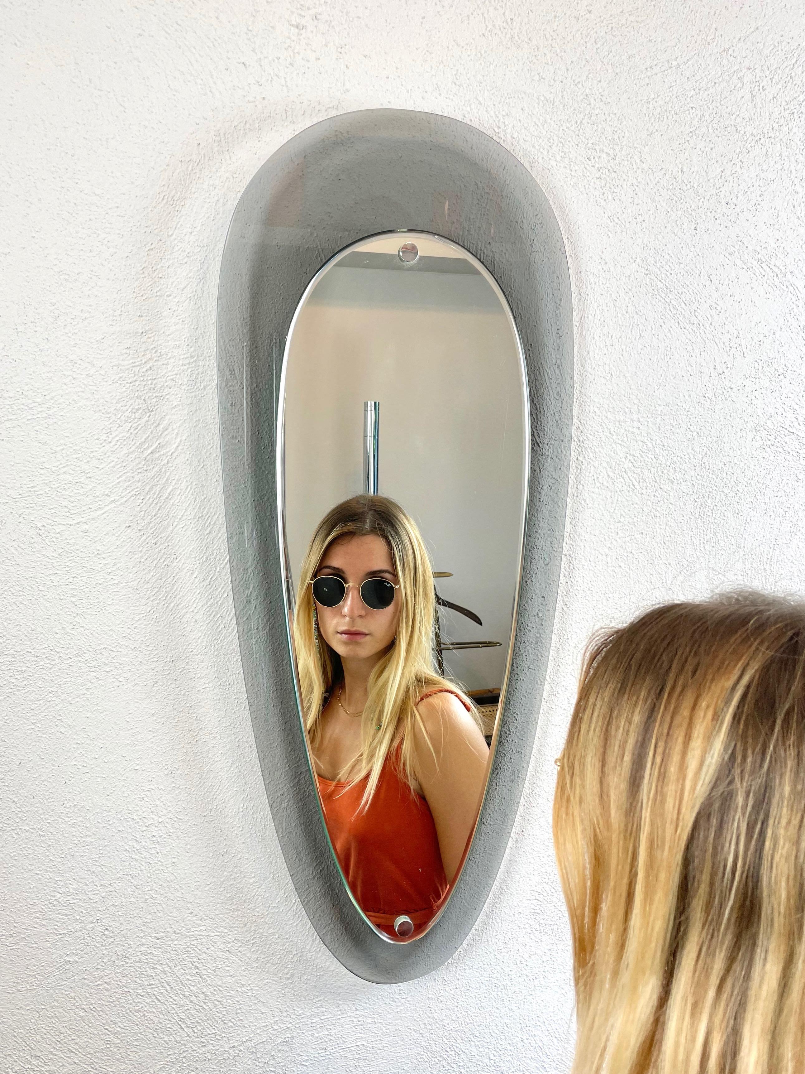 Mid-Century Modern Teardrop Wall Mirror Fontana Arte style, Italy, 1970s