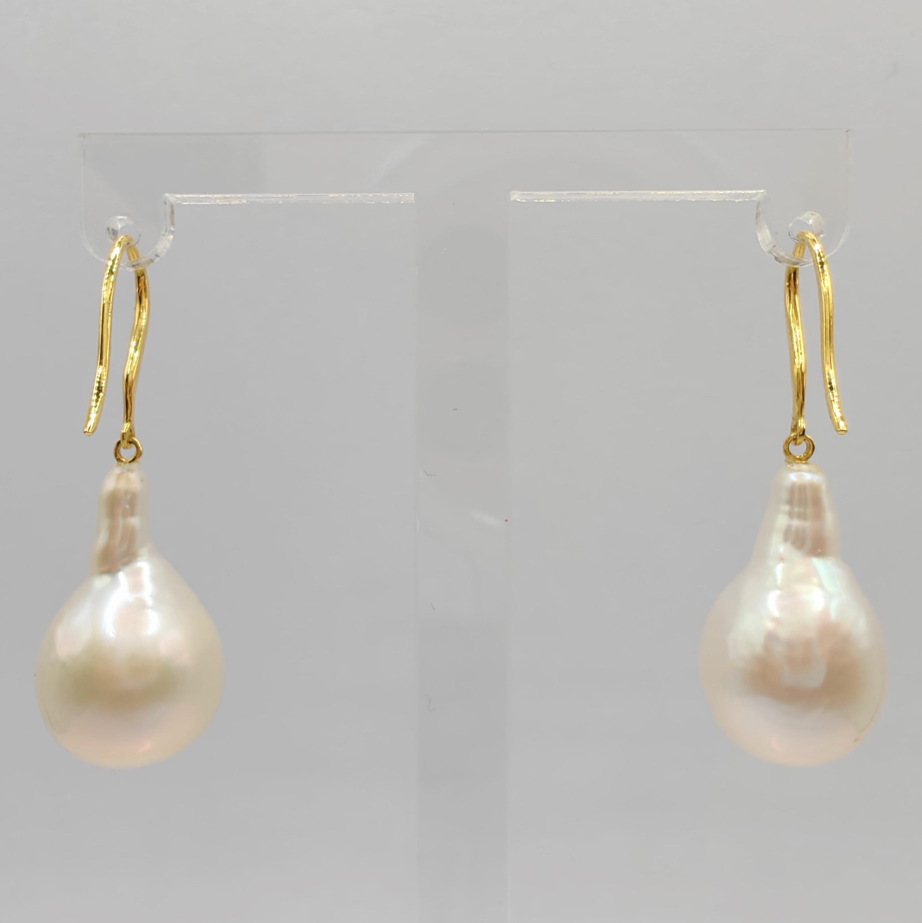 Teardrop White Baroque Pearl Drop Earrings With 18K Yellow Gold French Hooks In New Condition For Sale In Wan Chai District, HK