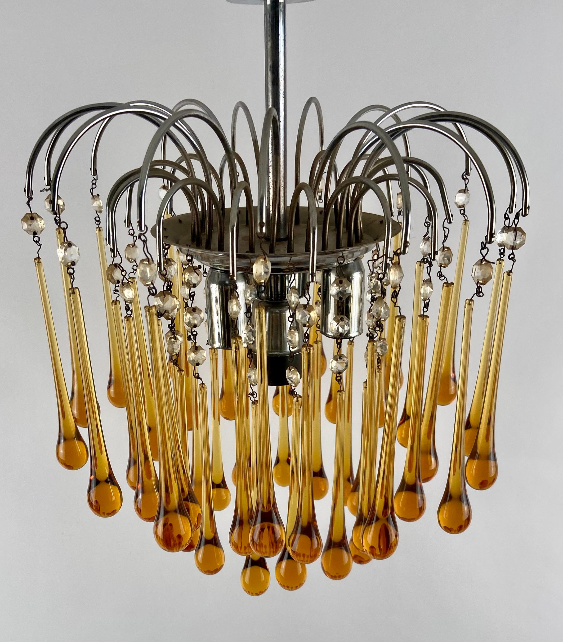 Murano glass teardrop chandelier by Paolo Venini, Italy, ca. 1960 
With 4 bulbs. Heigh: 50 cm. Diameter: 45 cm. 