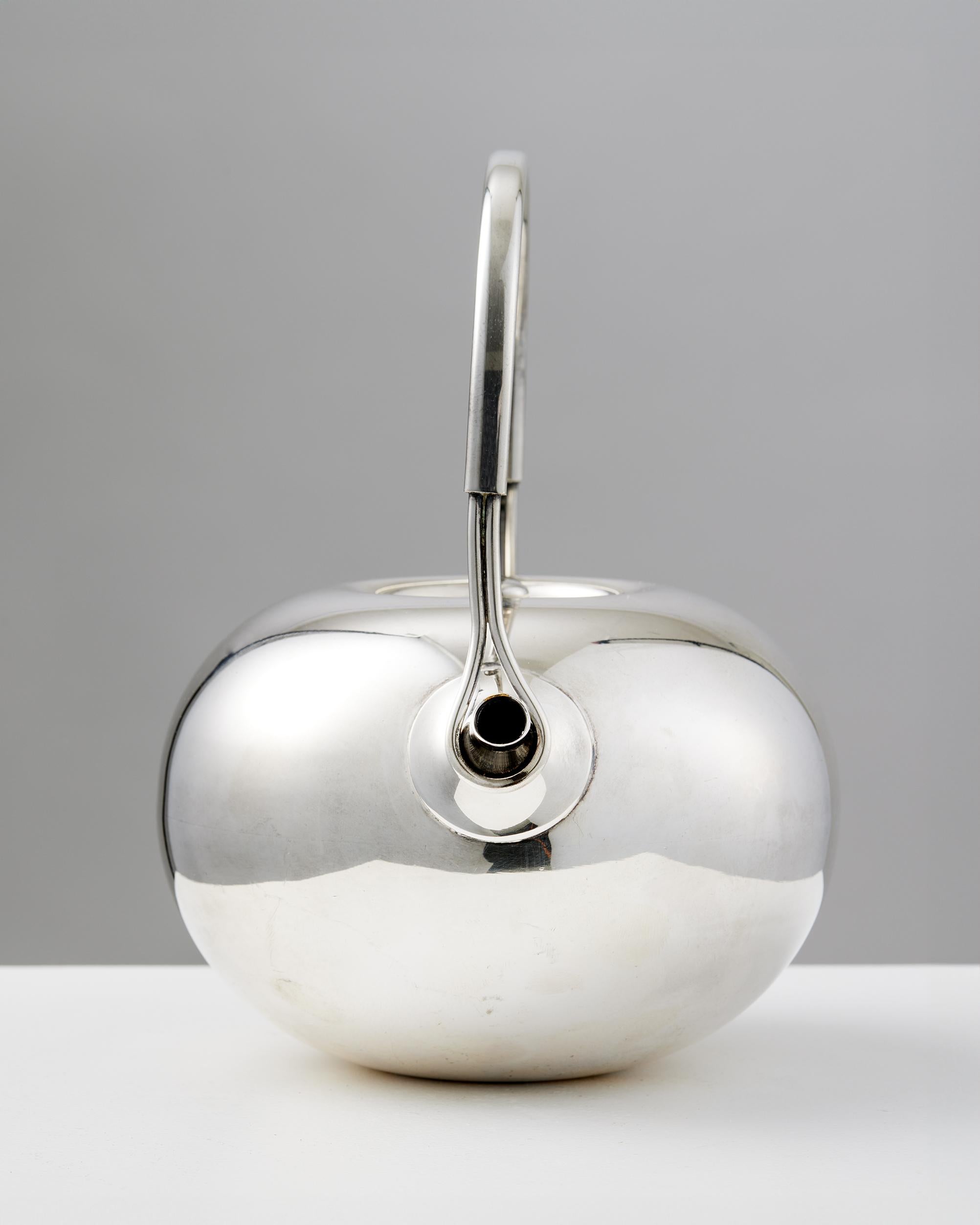 Tetera diseñada por Vivianna Torun Bülow-Hube para Dansk International Designs Ltd mediados del siglo XX en venta