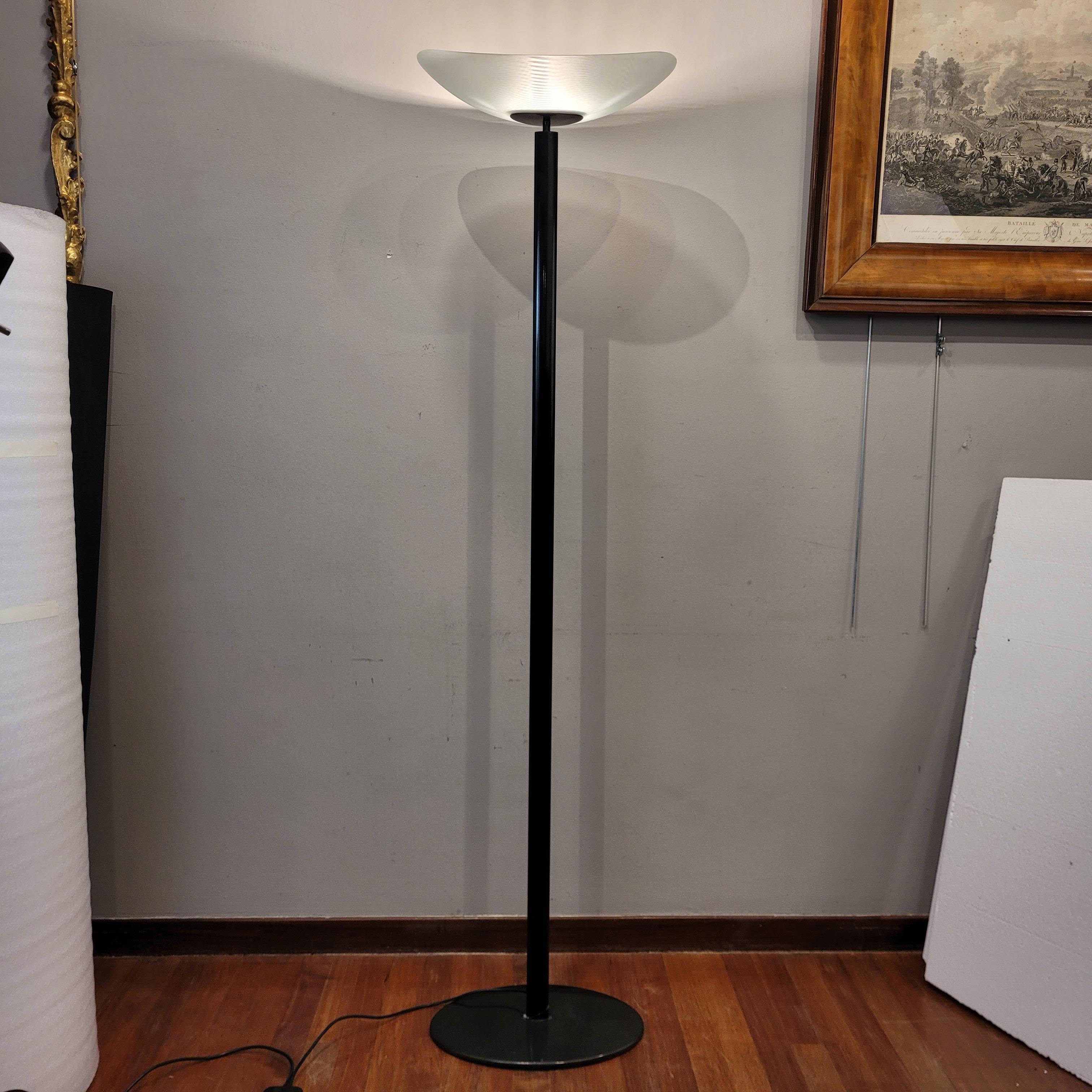 Fin du 20e siècle Lampadaire italien du milieu du siècle dernier, Ernesto Gismondi pour Artemide en vente