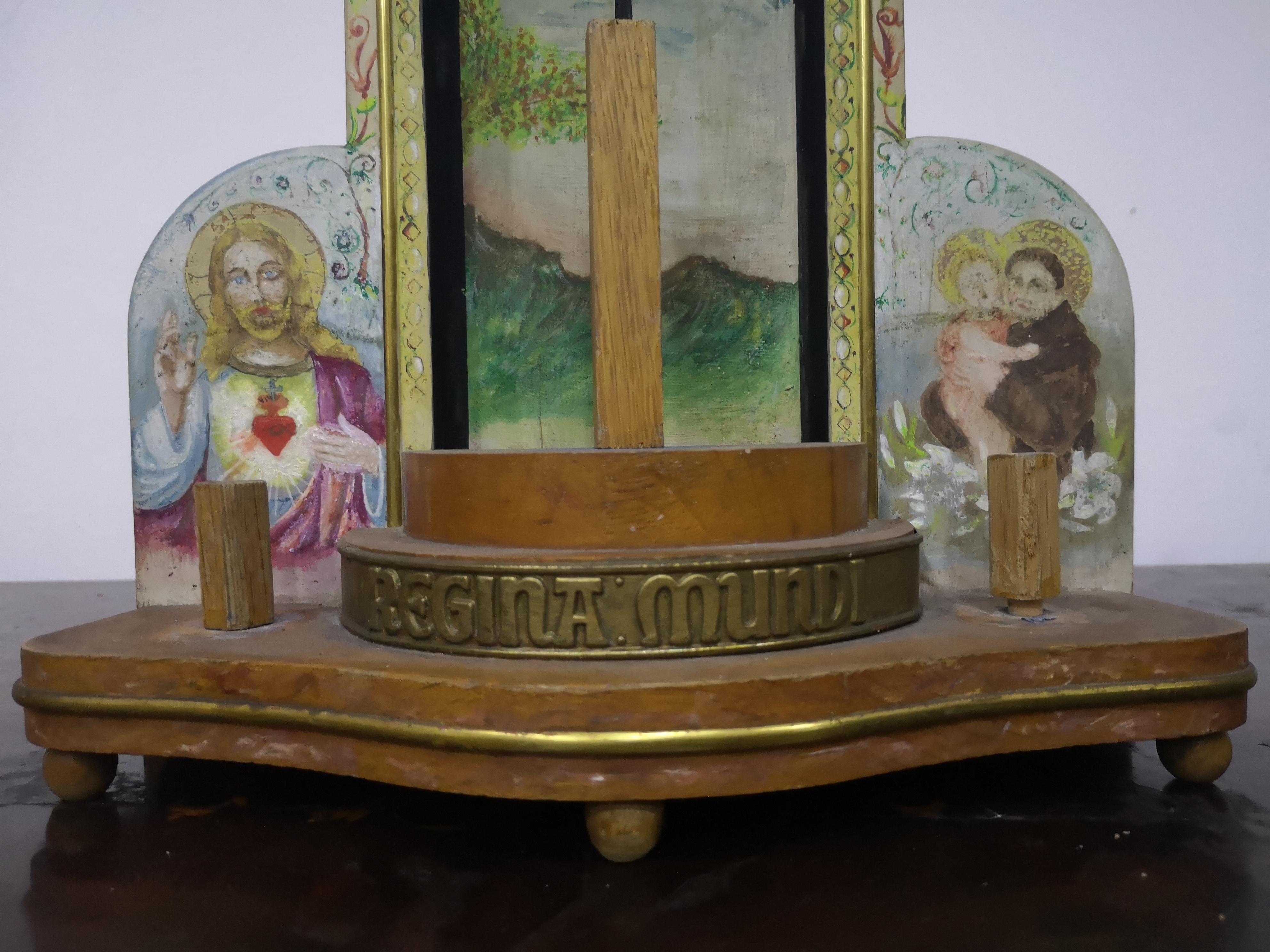 Wooden reliquary with bronze Madonna and Angels with Carillon 1930s For Sale 5