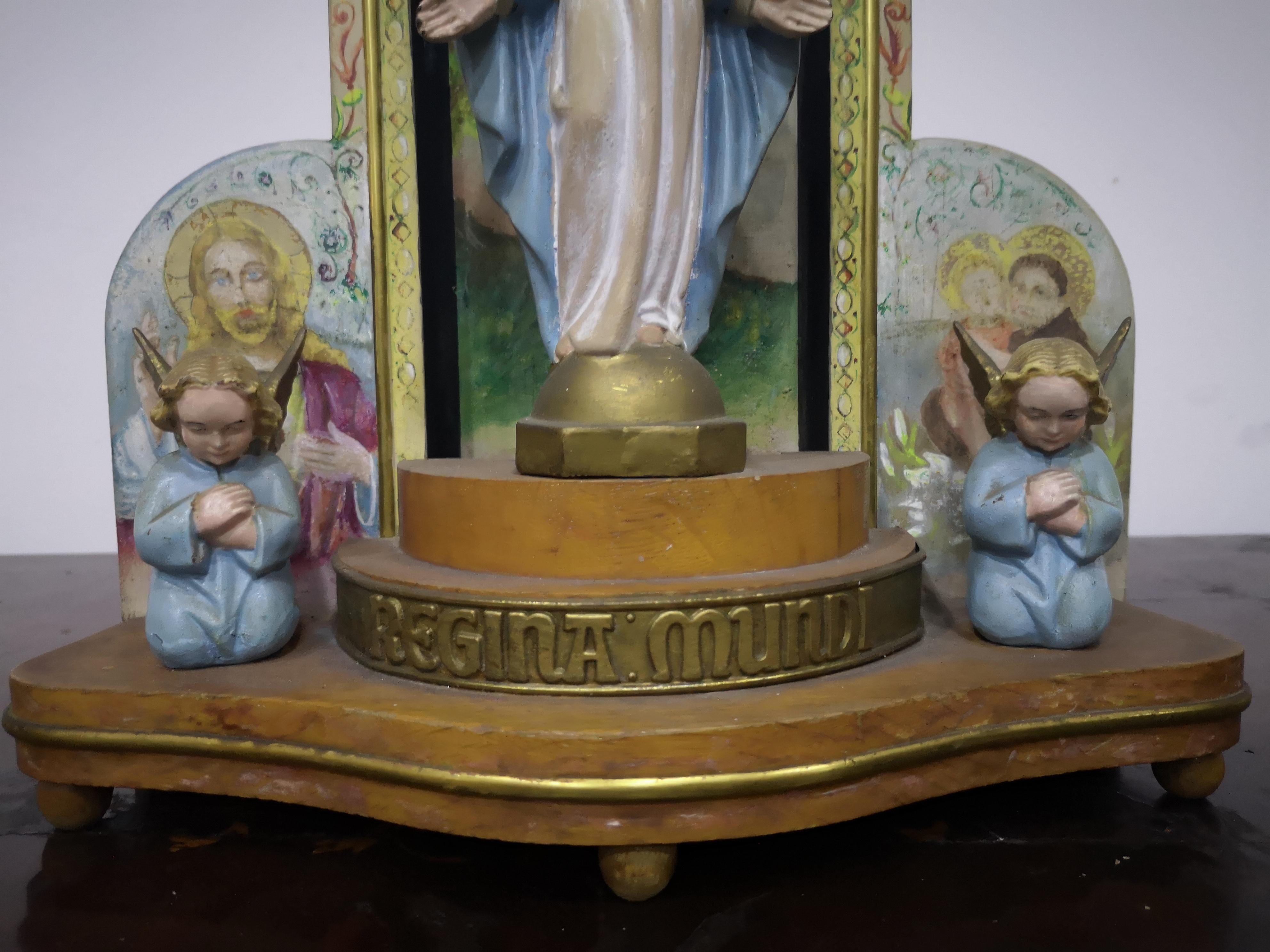 Wooden reliquary with bronze Madonna and Angels with Carillon 1930s For Sale 3