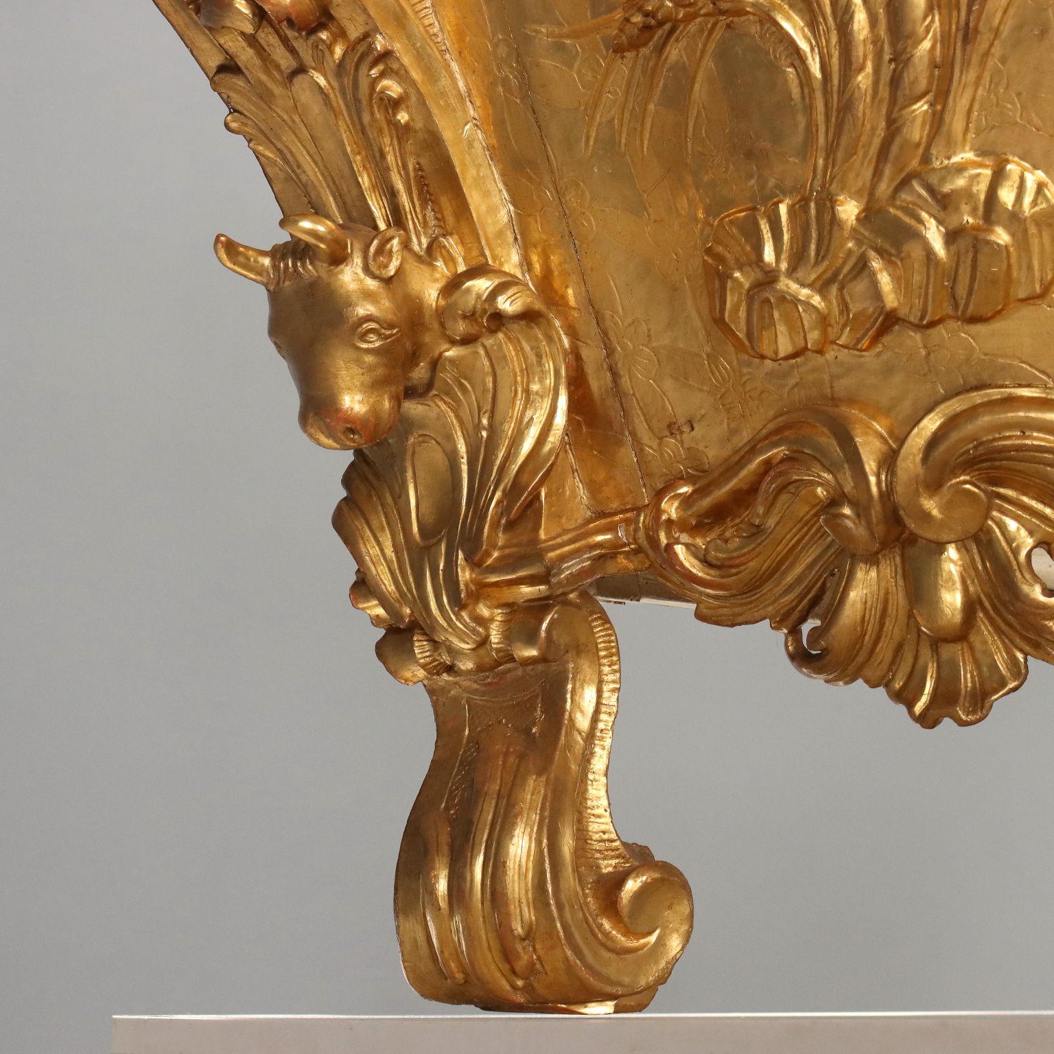 Coffret sculpté et doré Italie Première moitié du XVIIIe siècle en vente 6