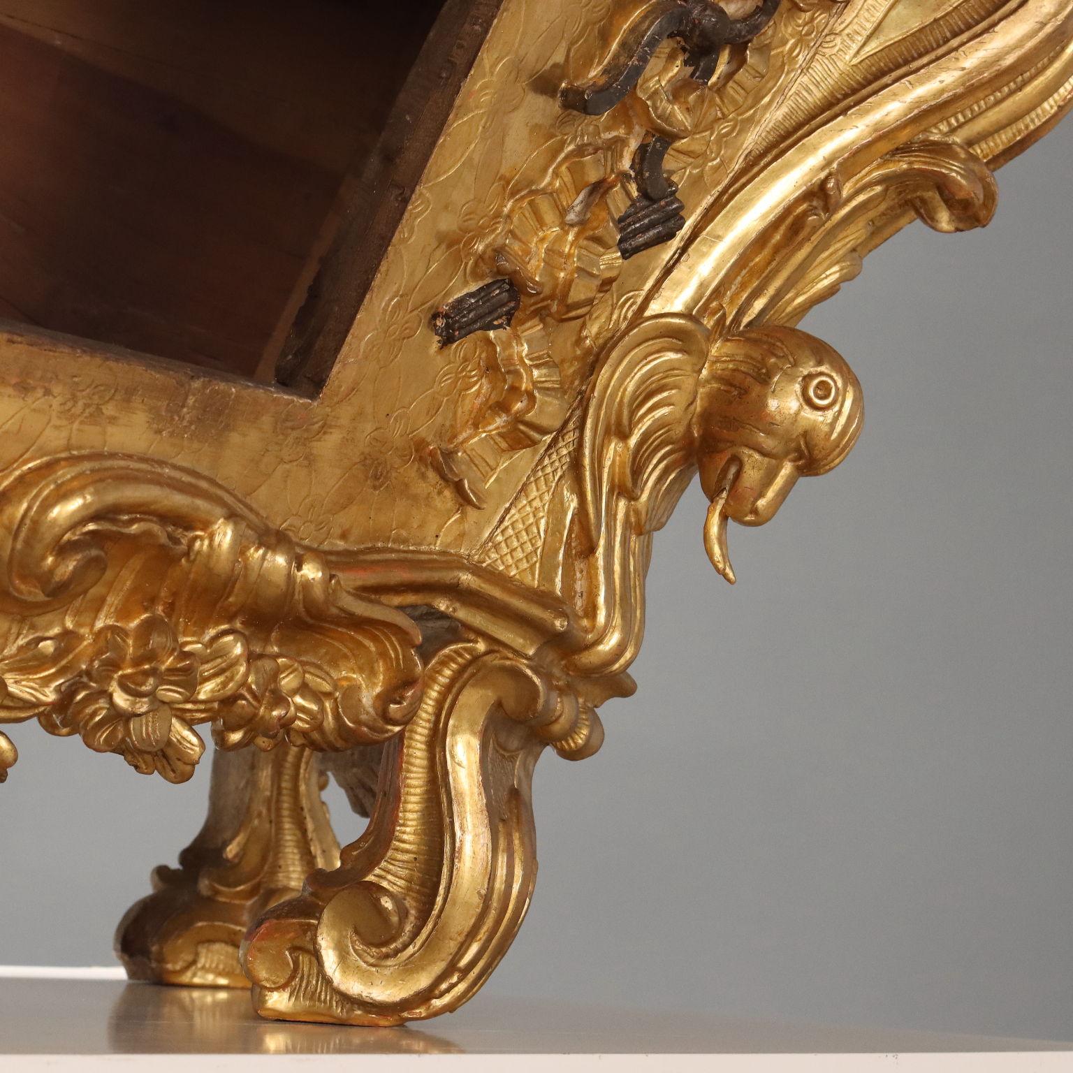 Coffret sculpté et doré Italie Première moitié du XVIIIe siècle en vente 8